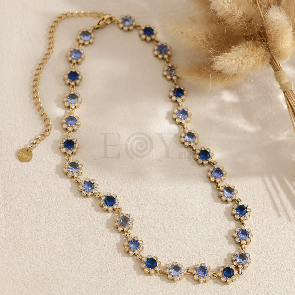 Collar flores circonitas color acero