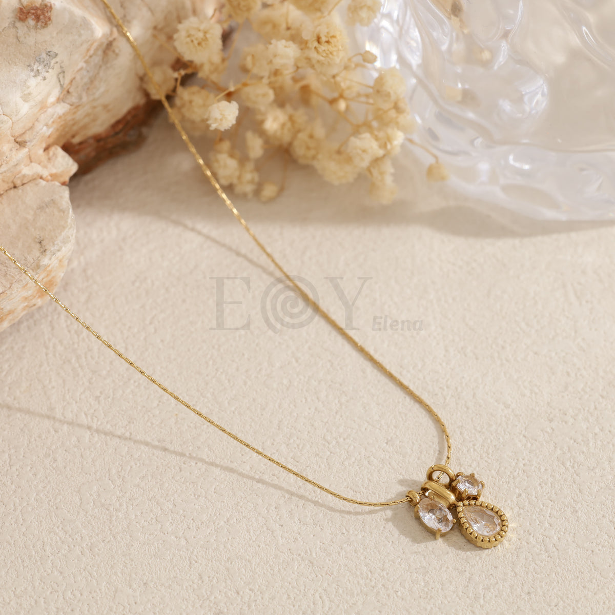 Collar con triple circonita acero