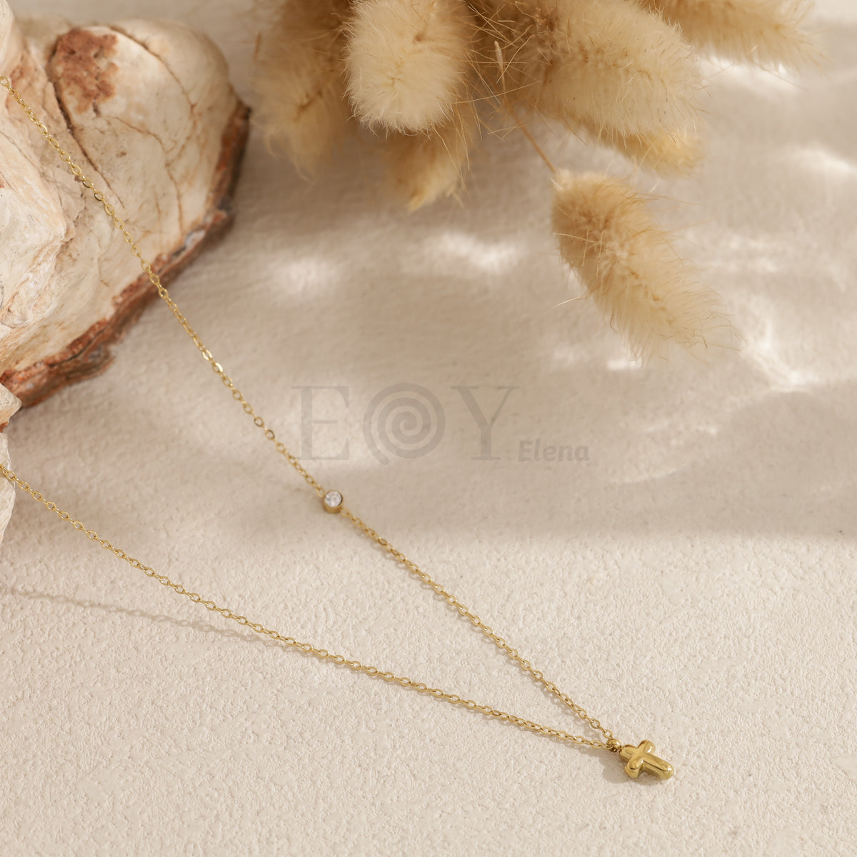 Collar con cruz acero