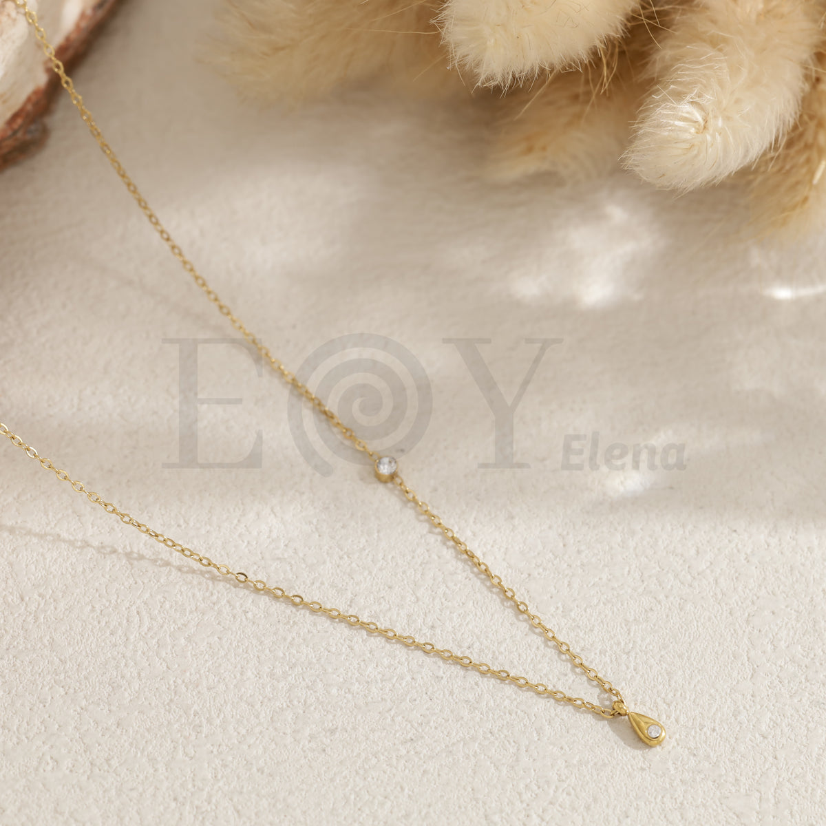 Collar gota con circonita acero