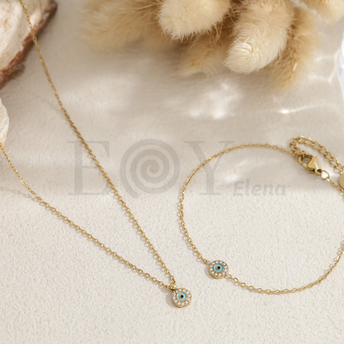 Collar de ojo con circonitas de acero
