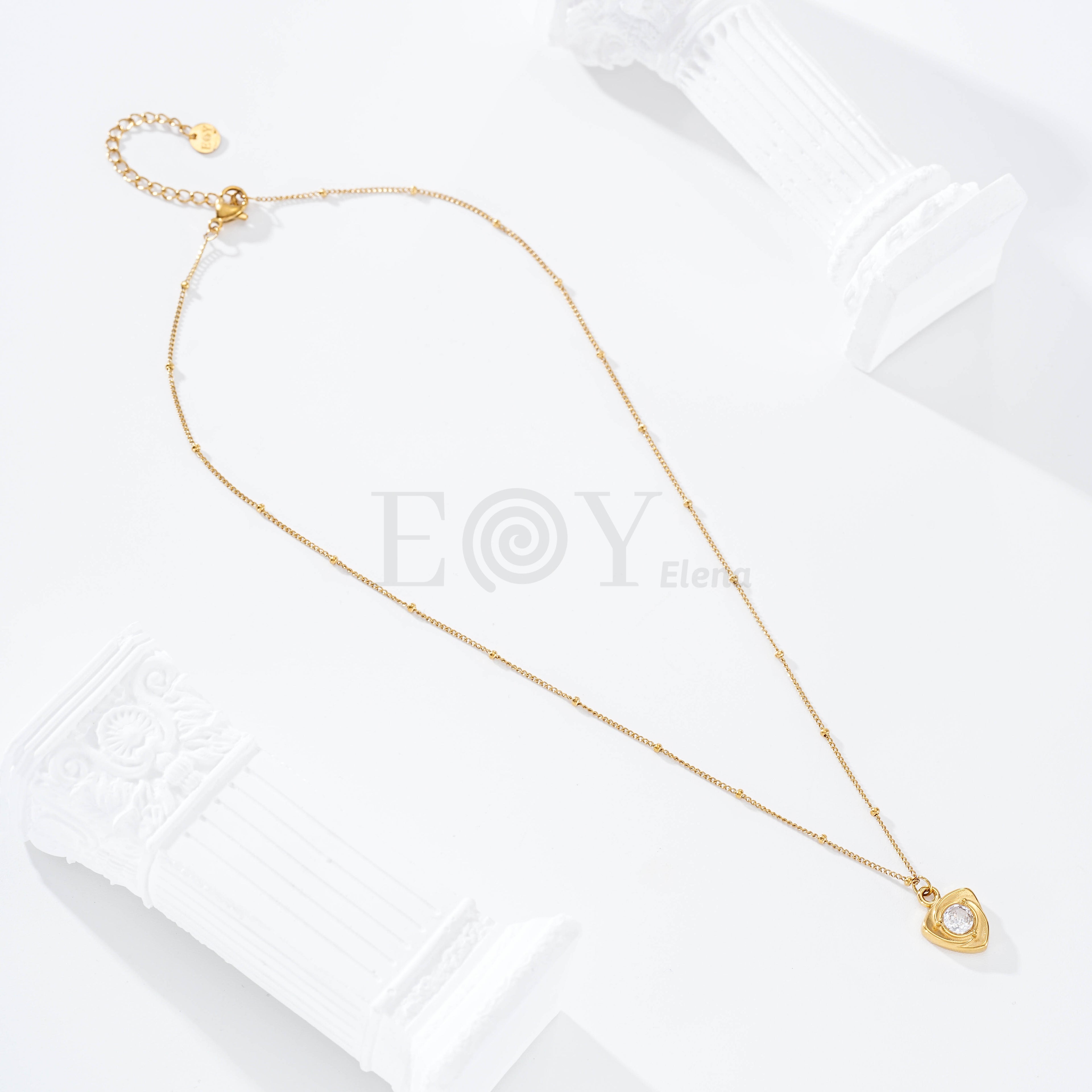 Collar triángulo con circonita