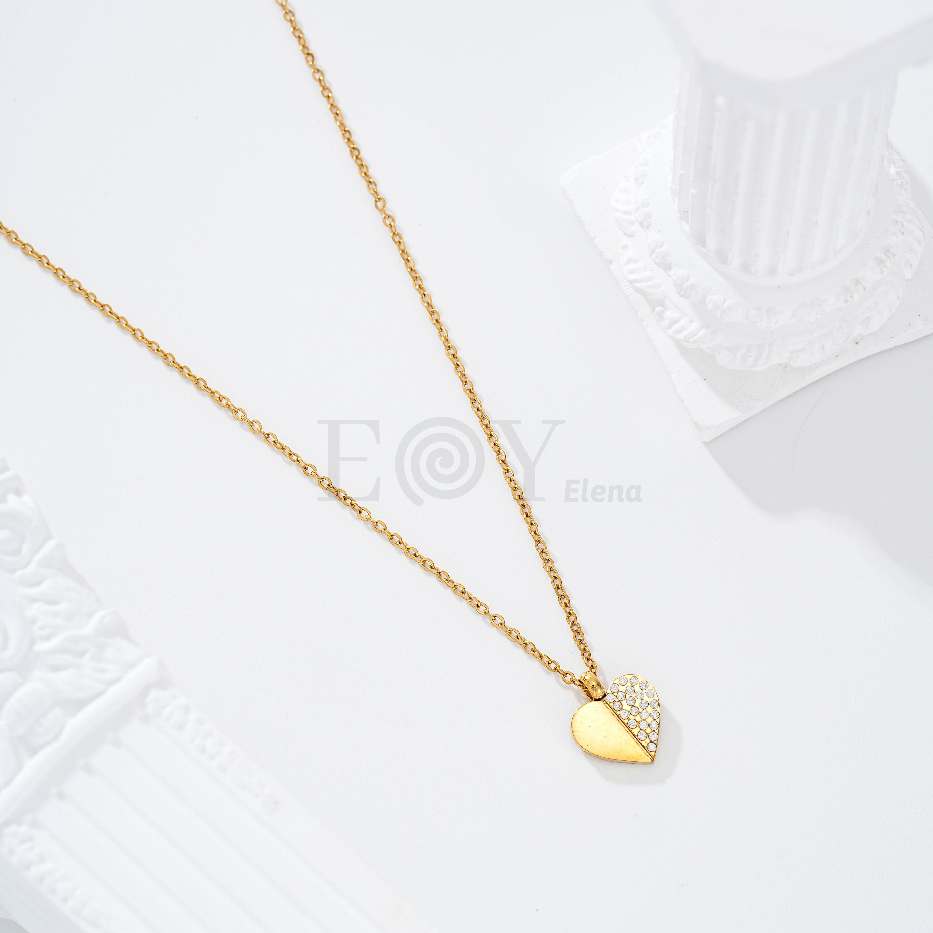 Collar corazón mitad circonitas
