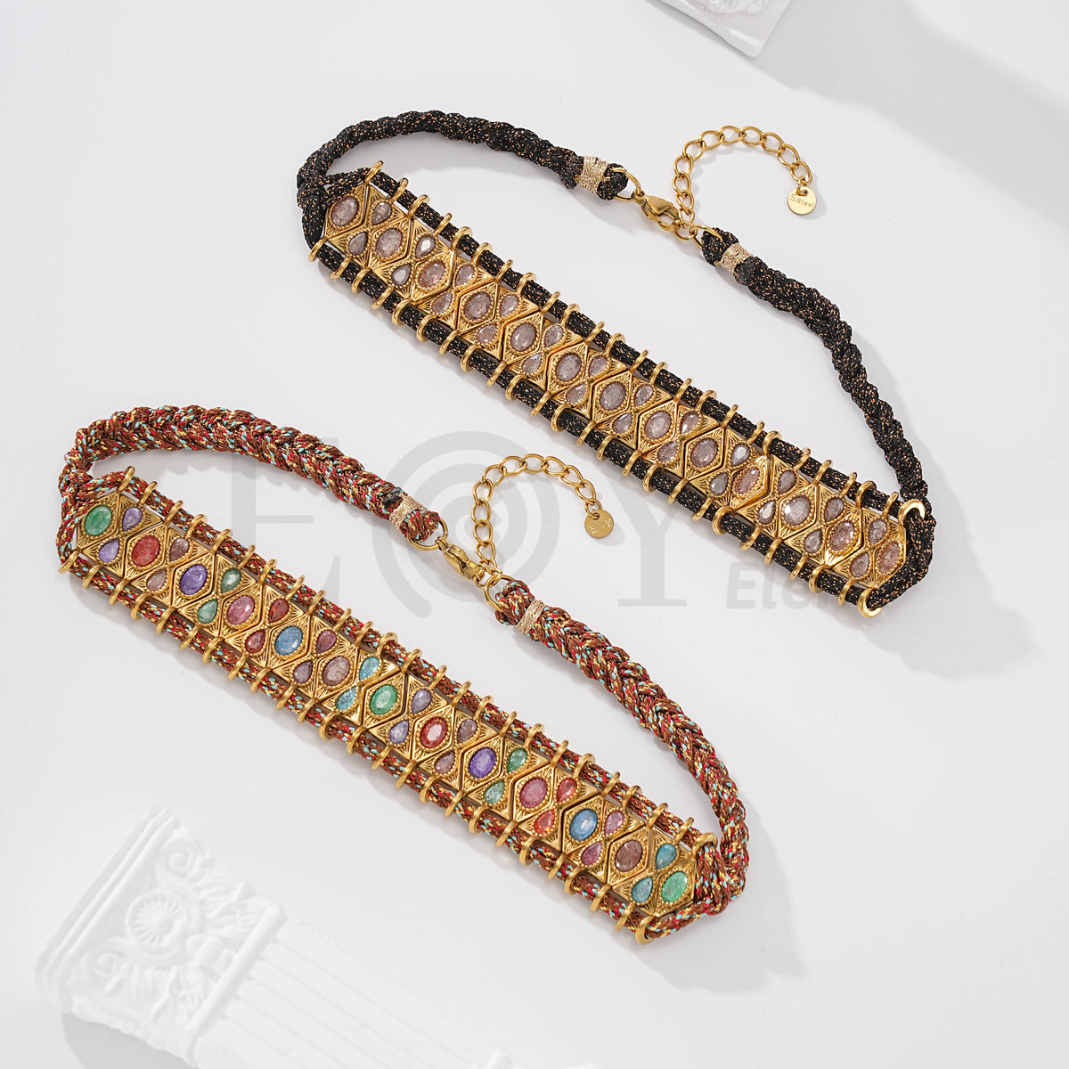 Pulsera de hilo con piedras de acero