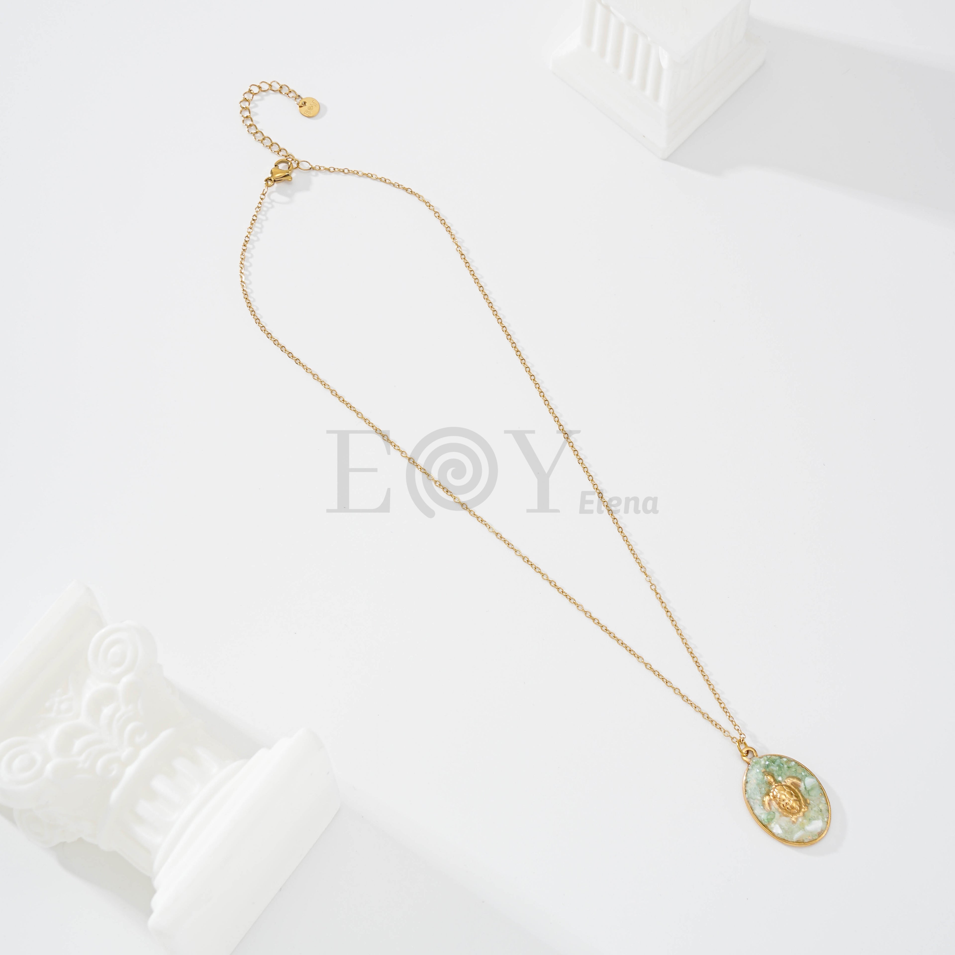 Collar tortuga en piedra verde