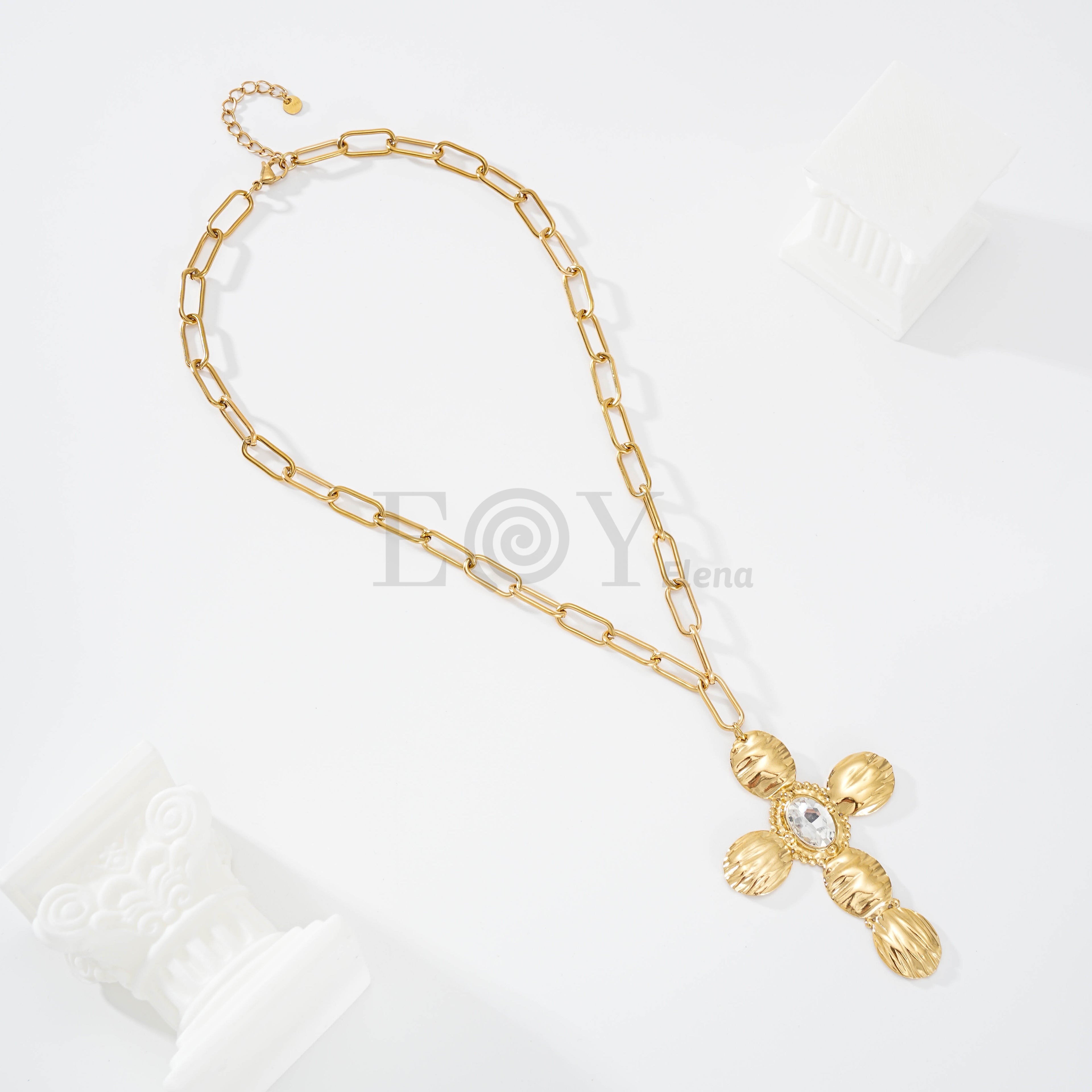 Collar cruz con circonita