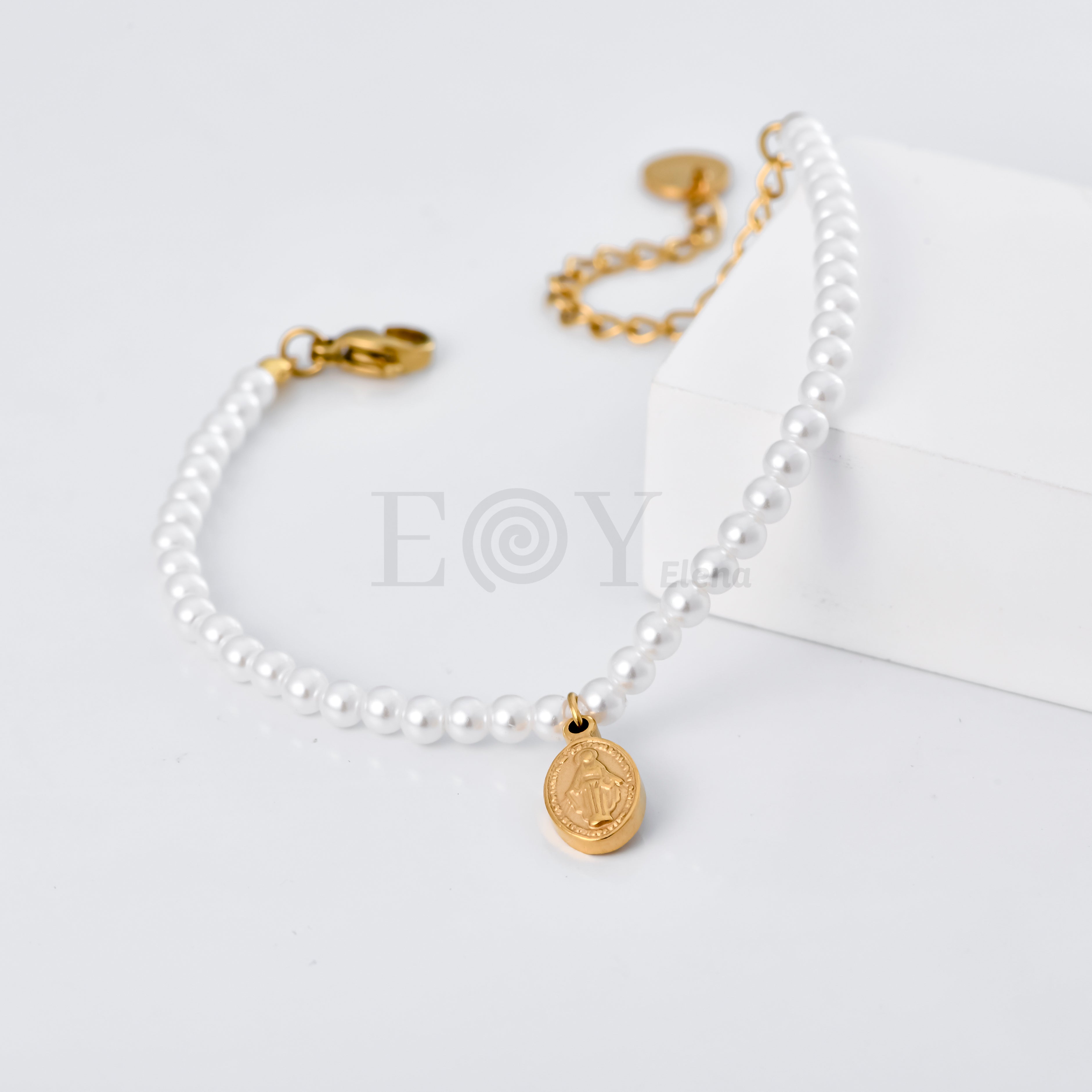 Pulsera Virgen Milagrosa con cadena perlas