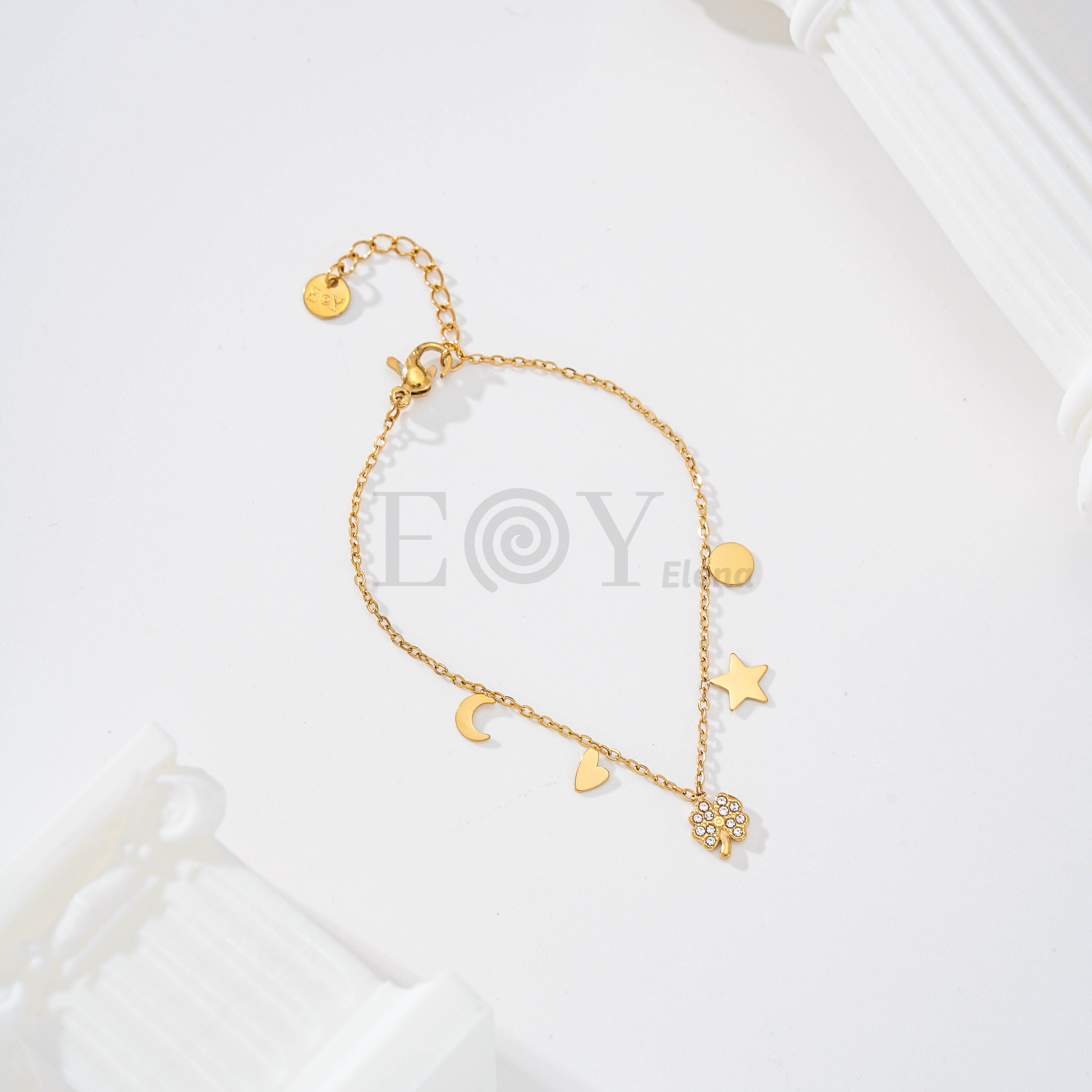 Pulsera con chapas y trébol circonitas