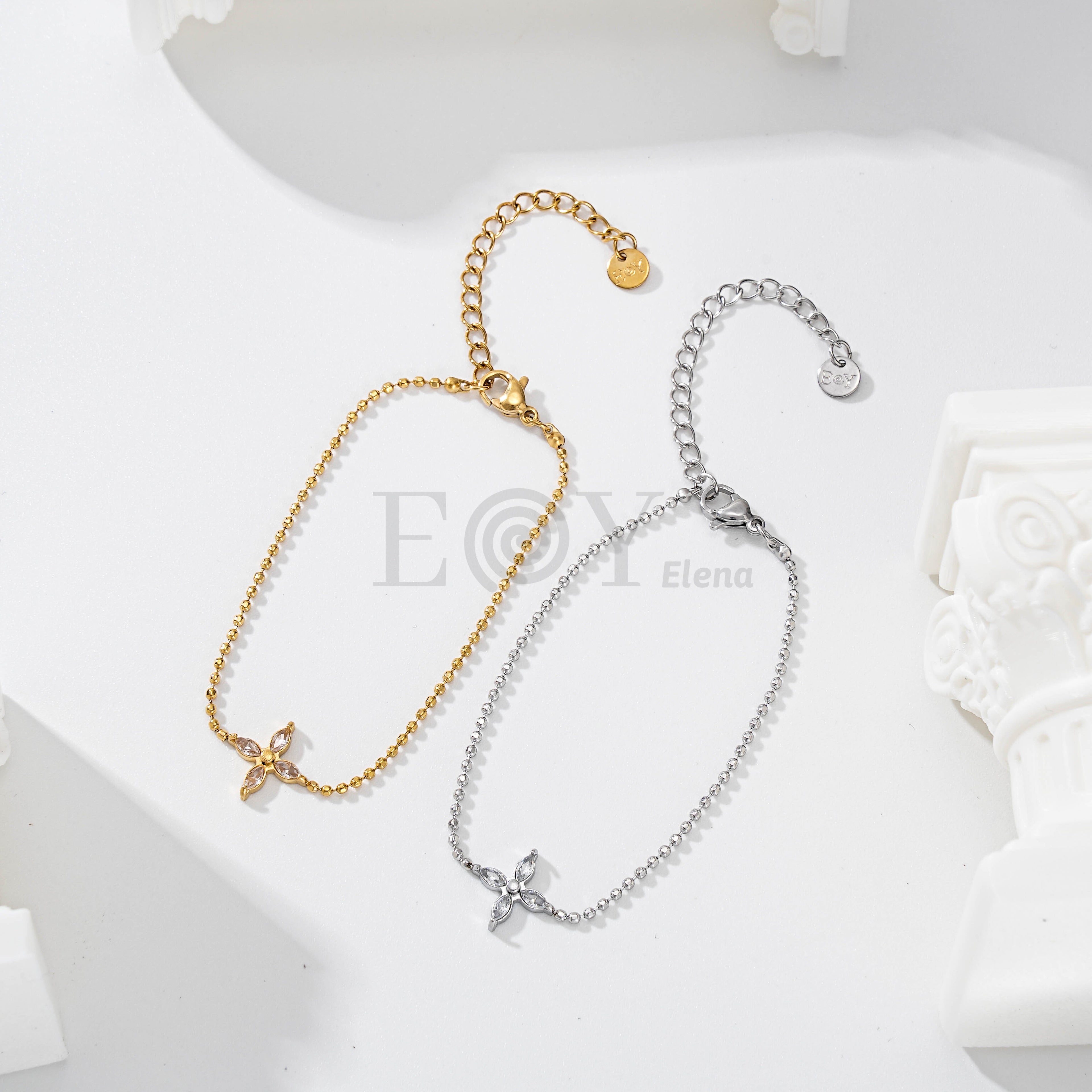 Pulsera de bolas con flor de circonitas