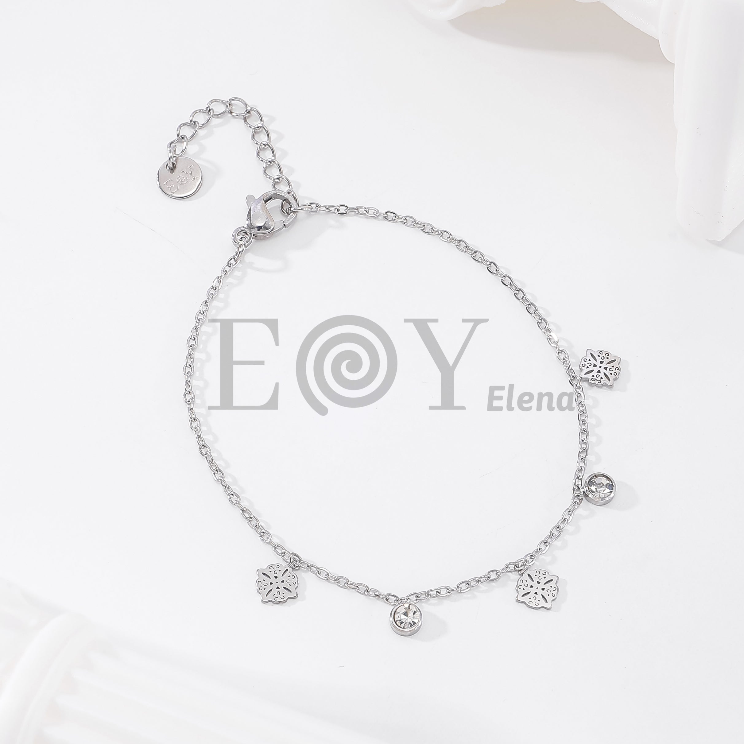 Pulsera nudo de bruja con circonitas