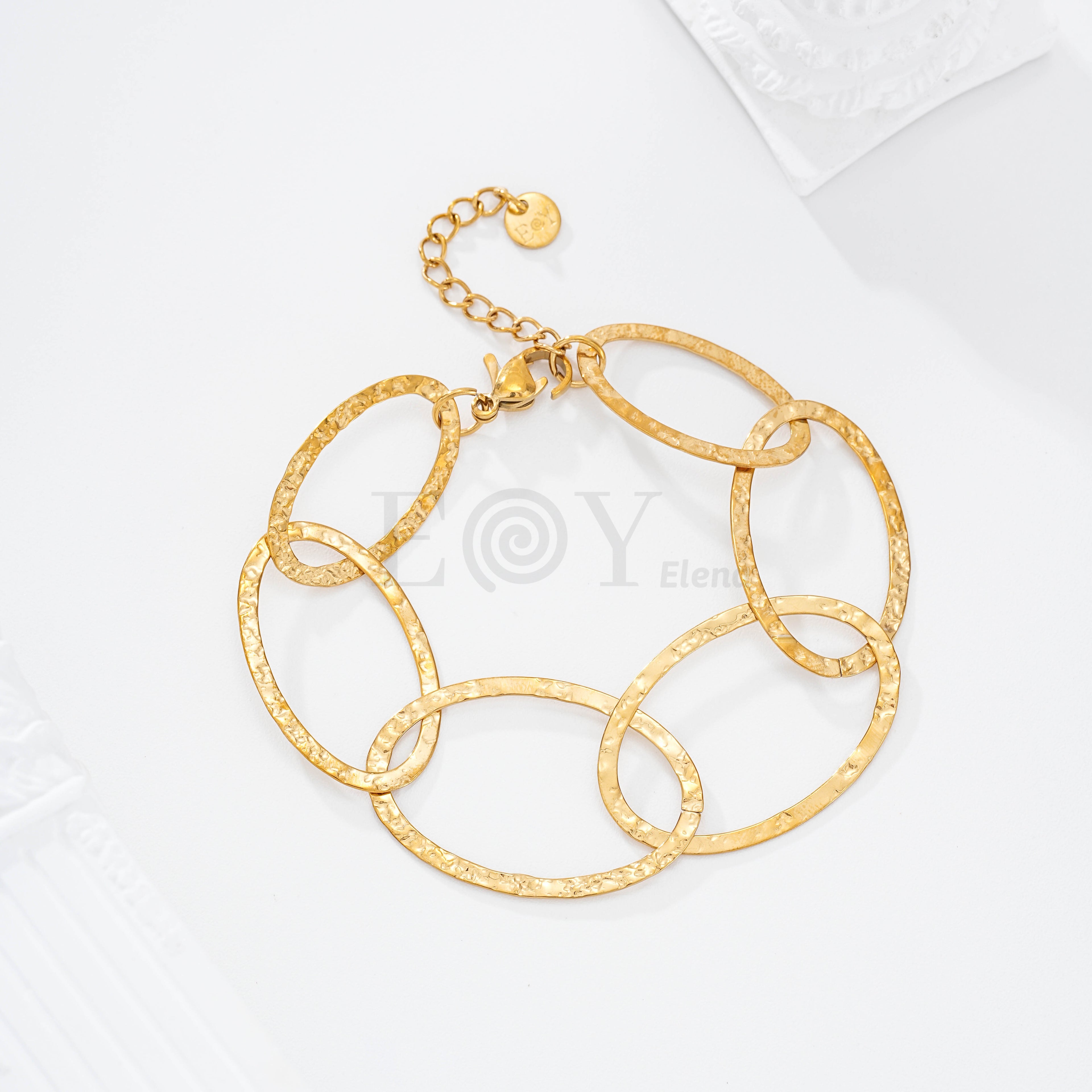 Pulsera aros entrelazados textura