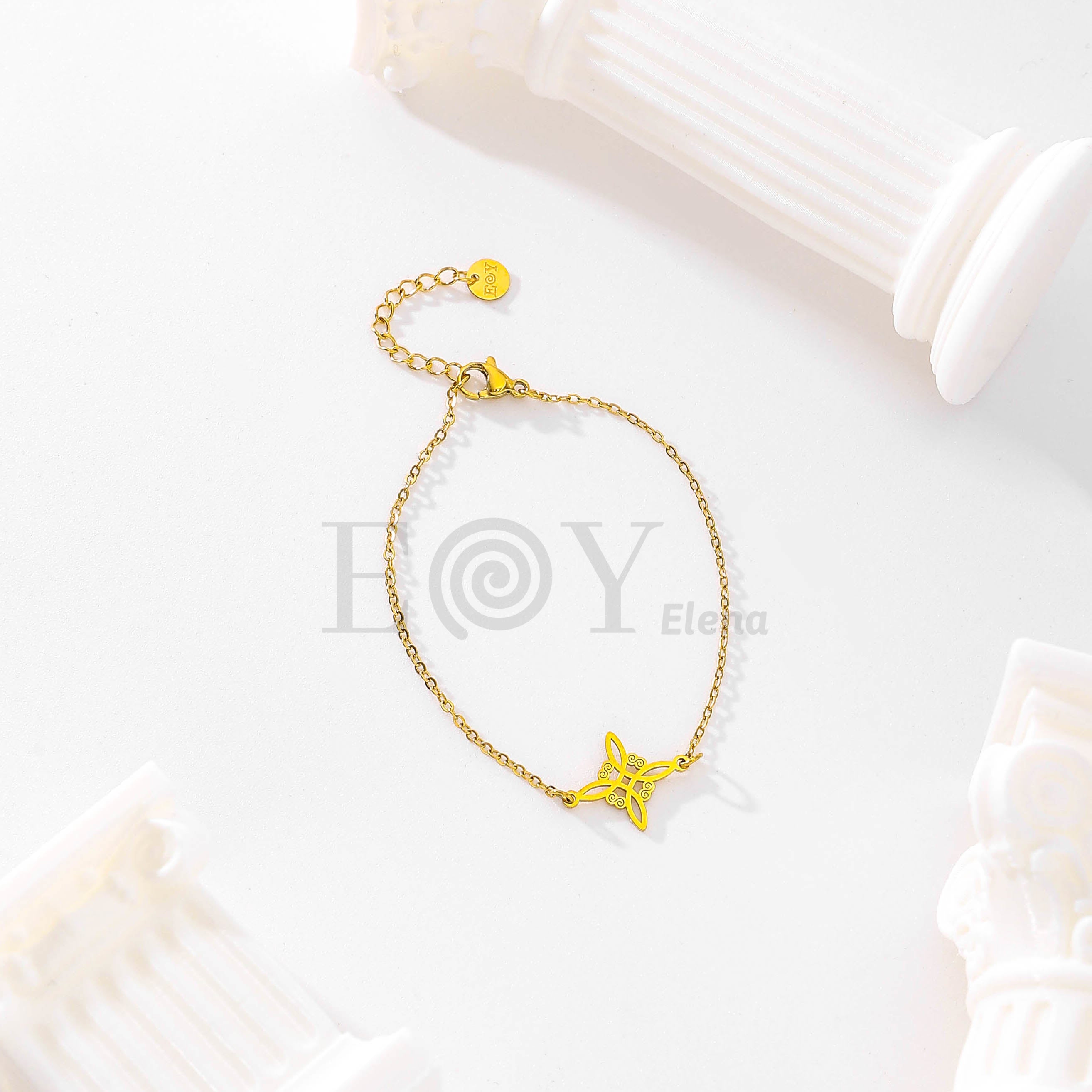 Pulsera dorada nudo de bruja