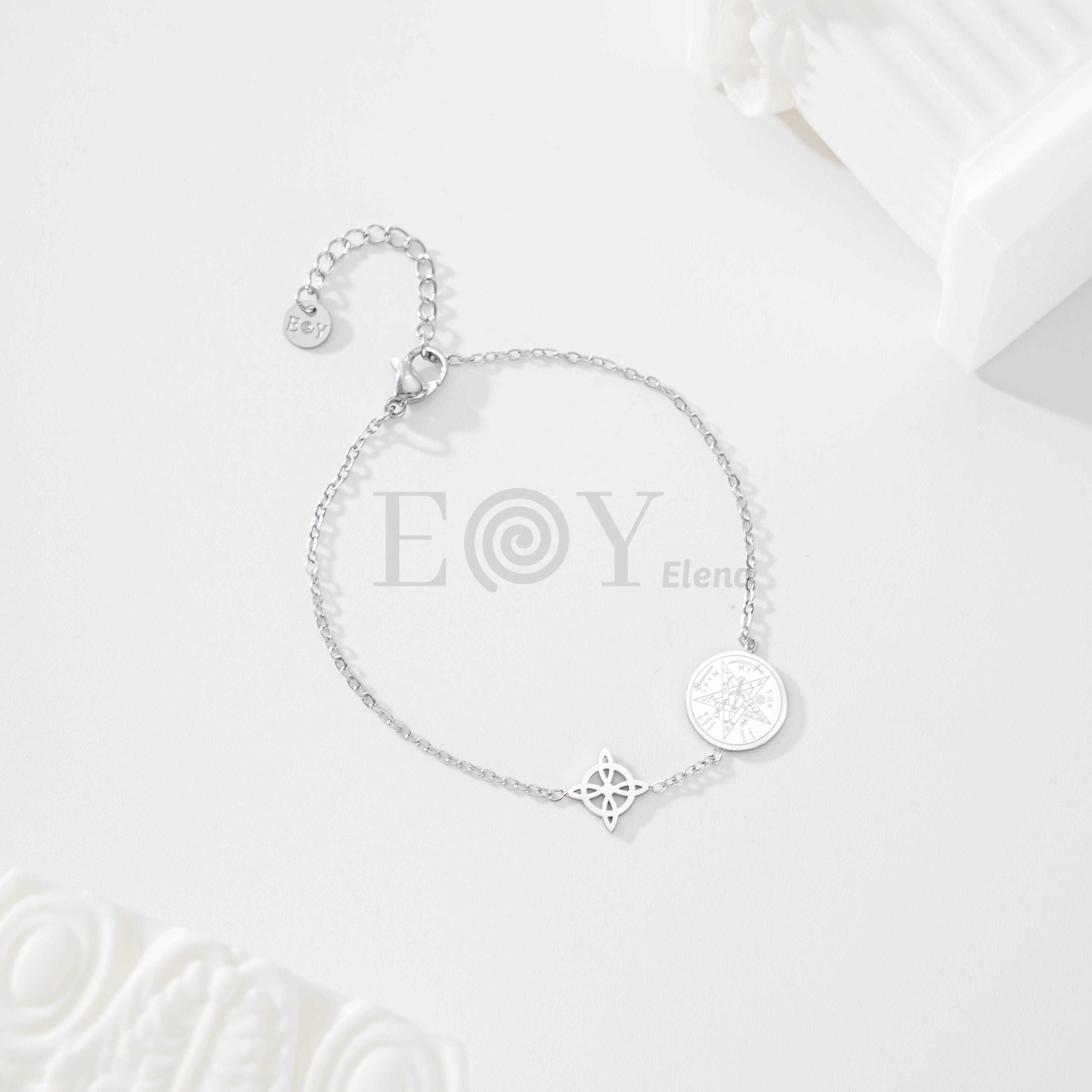 Pulsera nudo de bruja y estrella de símbolos