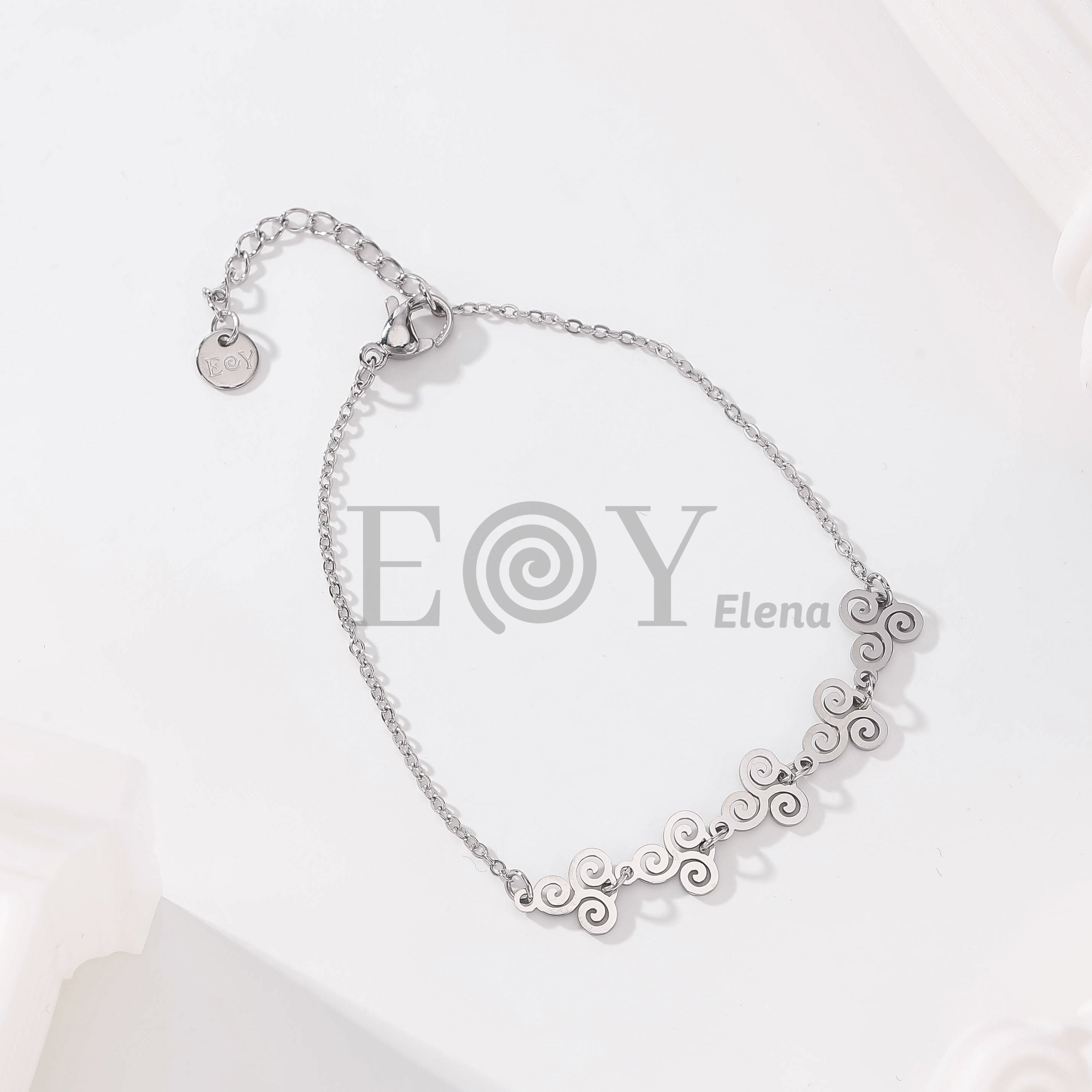 Pulsera con motivo de trisqueles