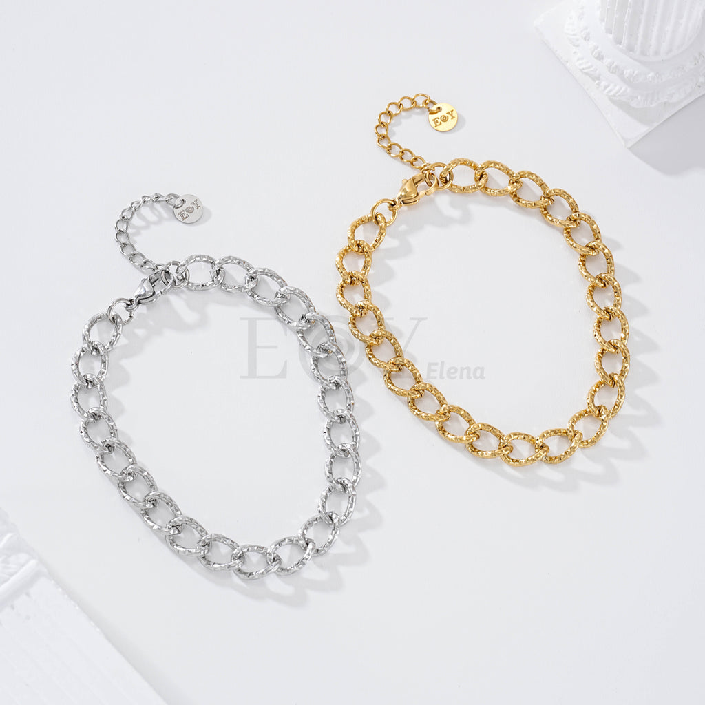 Pulsera con aros entrelazados textura acero