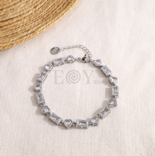 Pulsera con circonitas formas