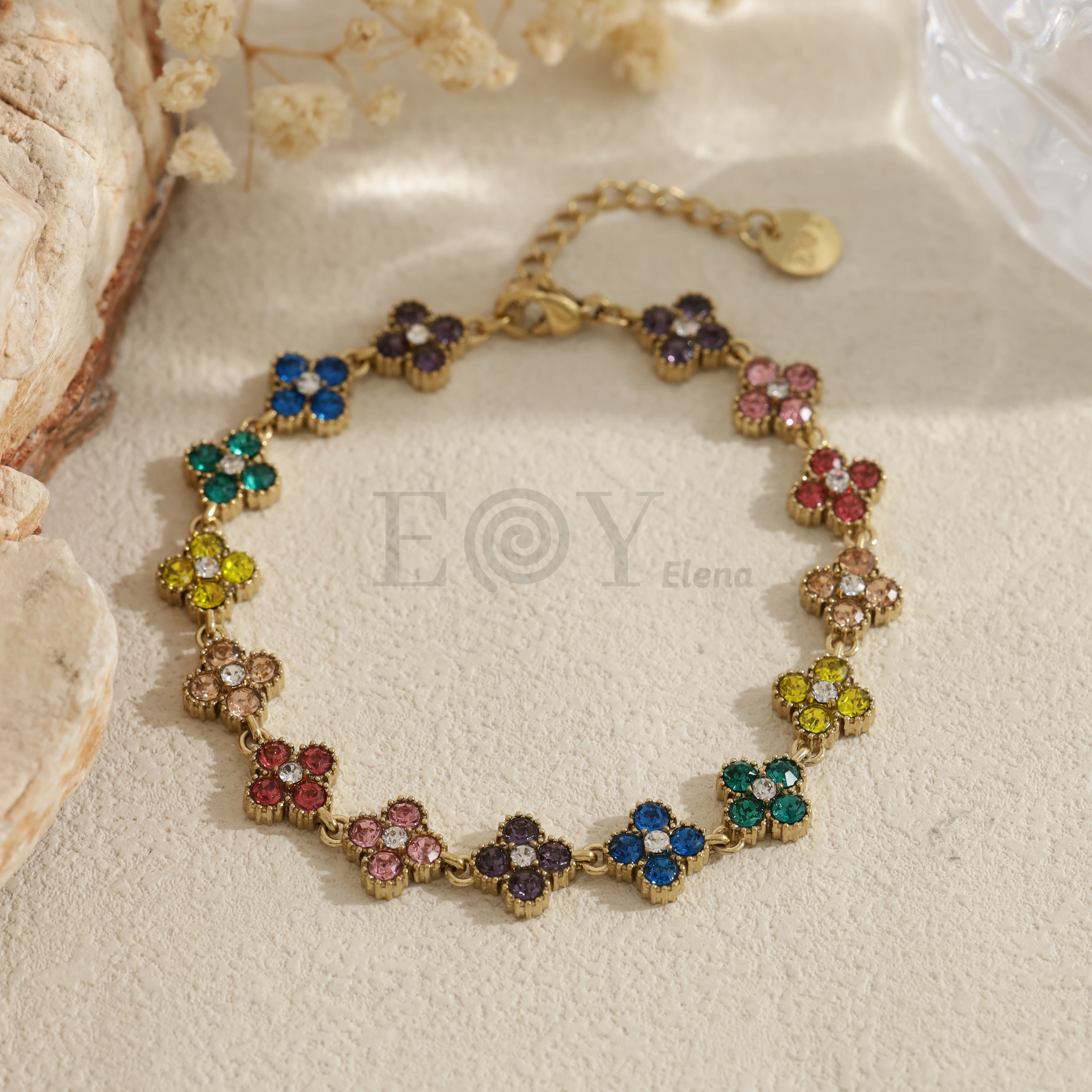 Pulsera con flores de piedras