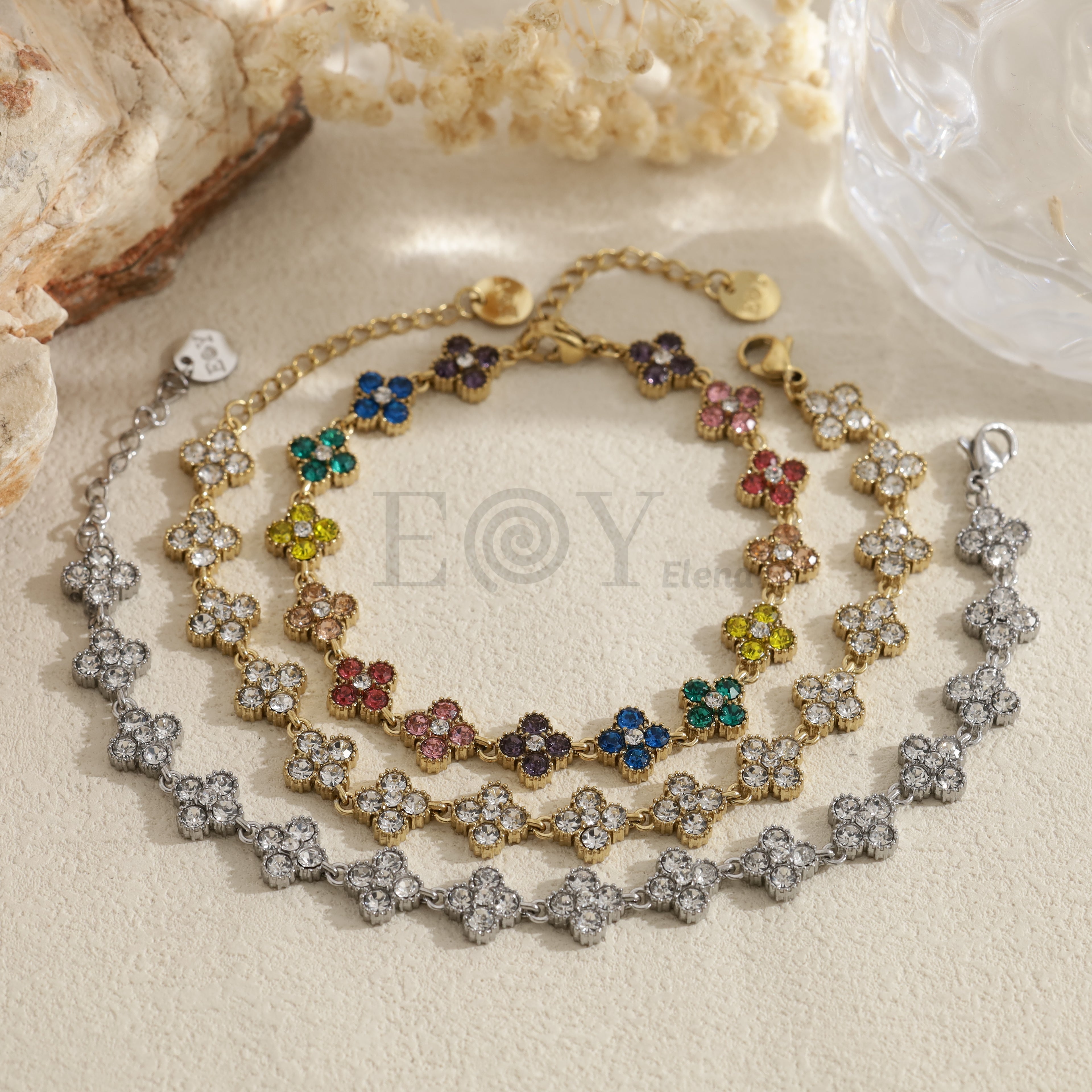 Pulsera con flores de piedras