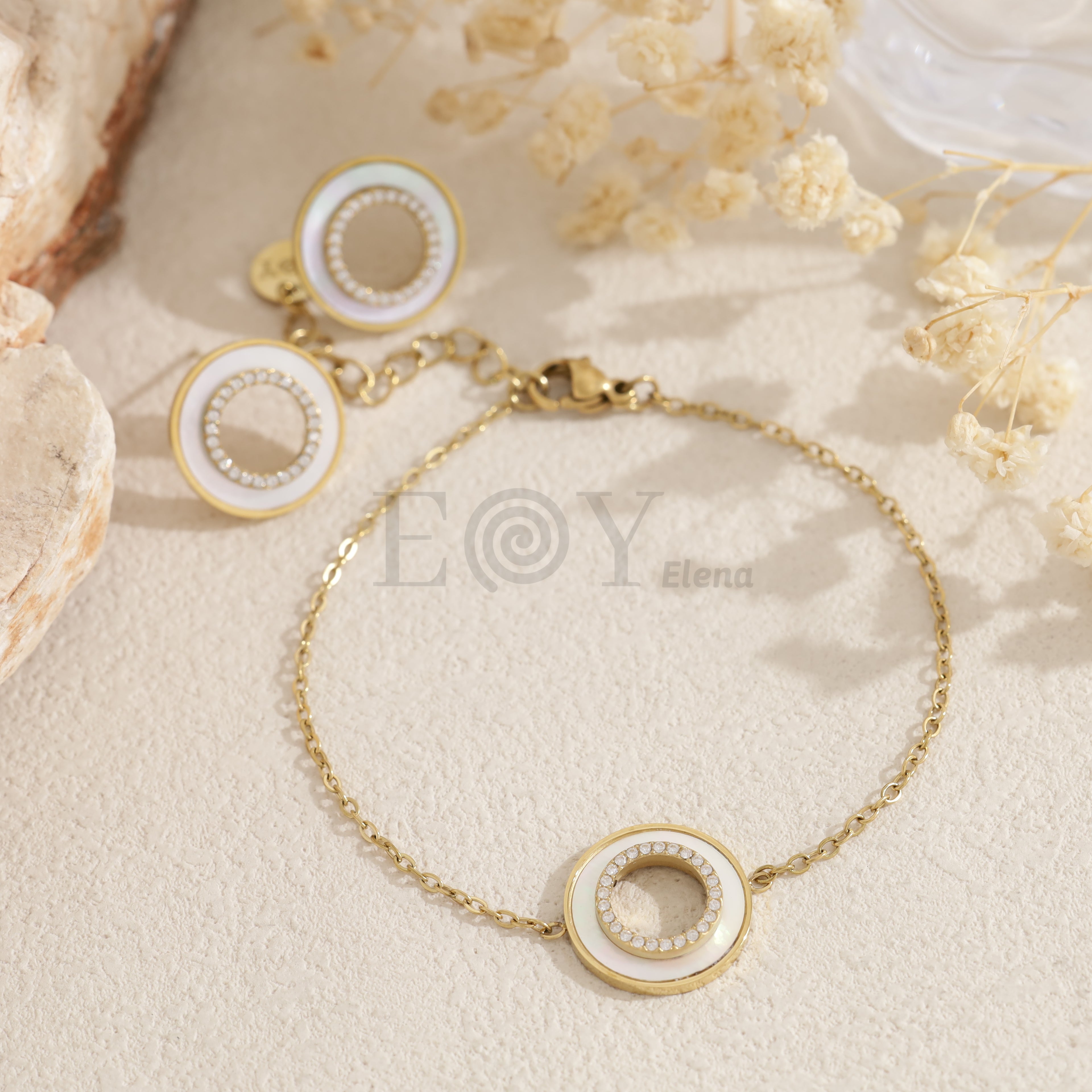 Pulsera con chapa blanca y circonitas