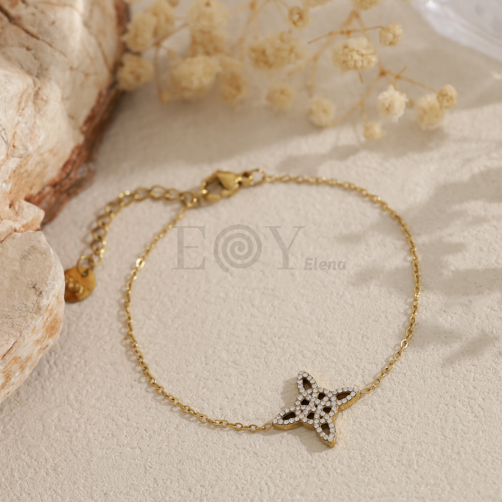 Pulsera de cadena con nudo de bruja de circonitas