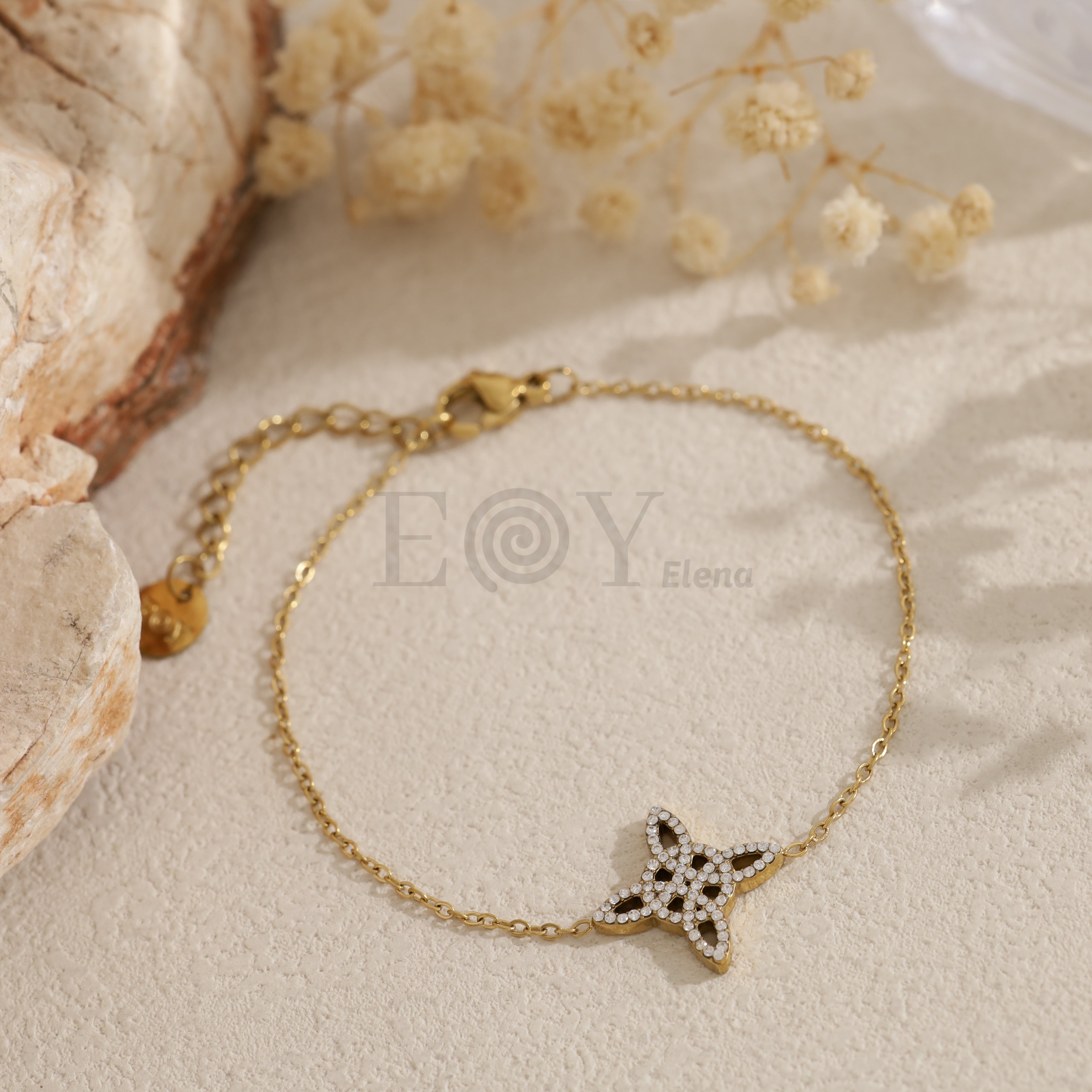 Pulsera de cadena con nudo de bruja de circonitas