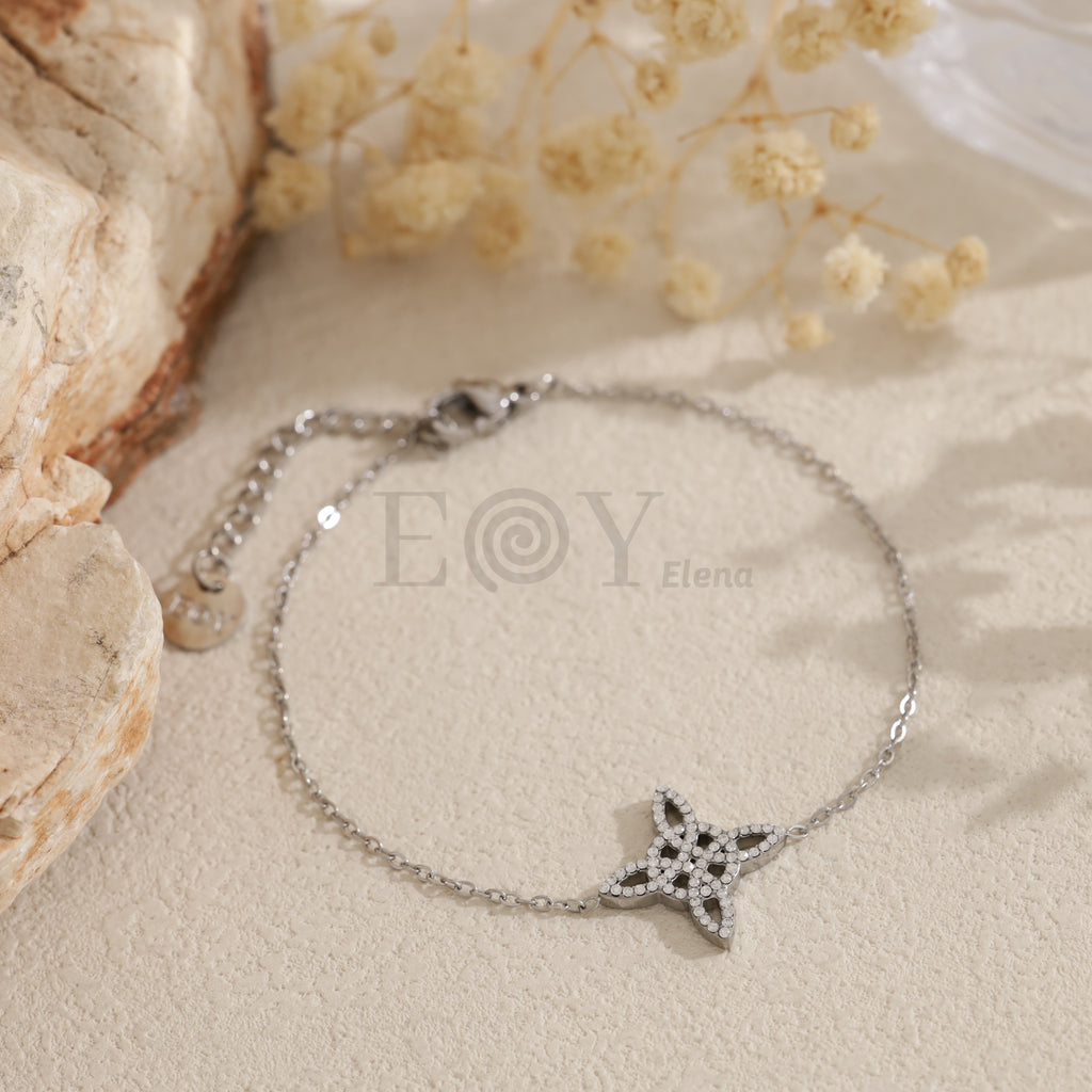 Pulsera de cadena con nudo de bruja de circonitas