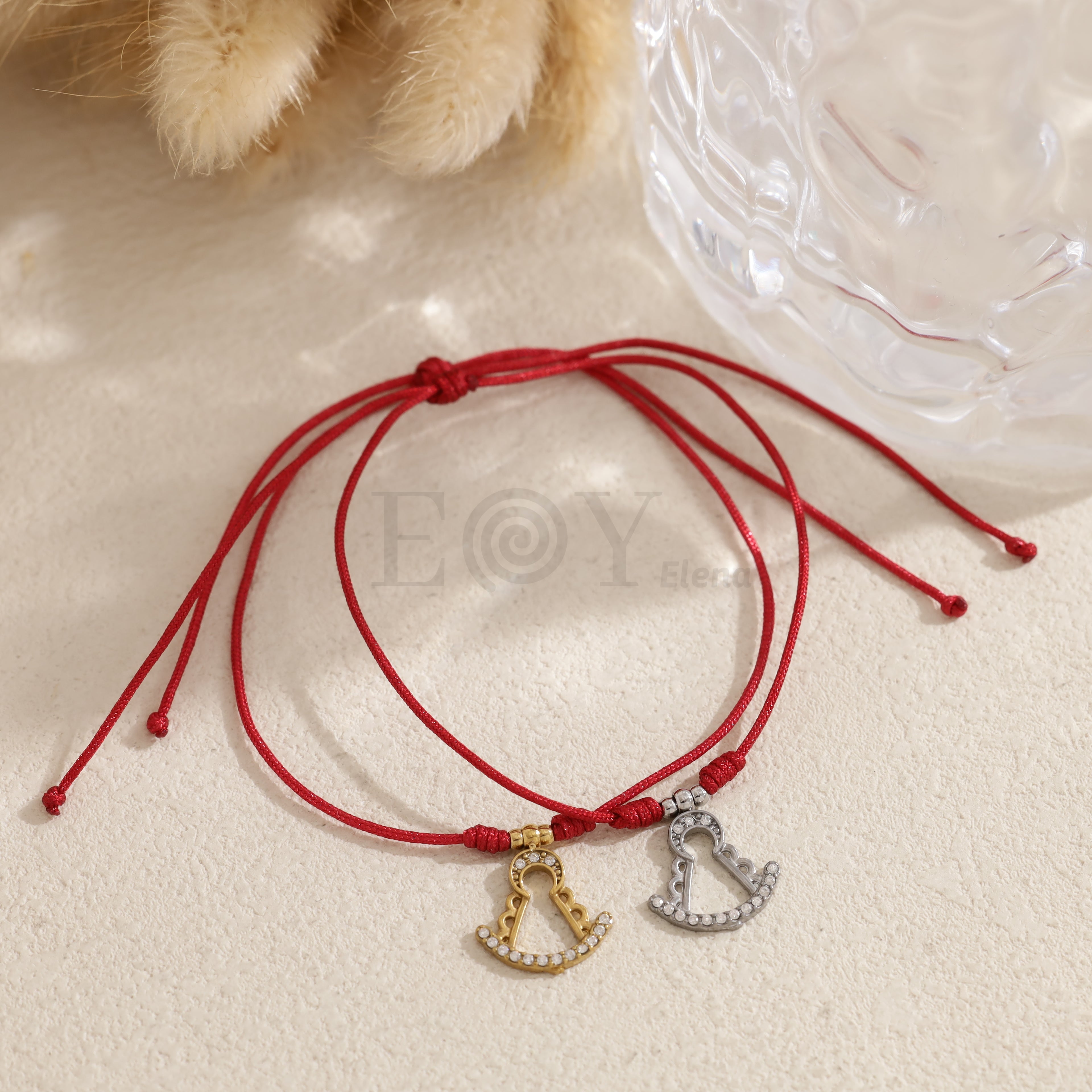 Pack 12 pulseras cuerda roja con Virgen del Rocío