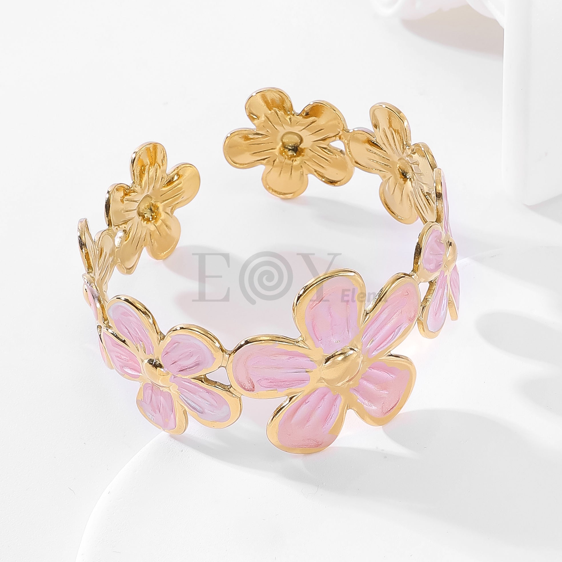 Brazalete con flores rosas