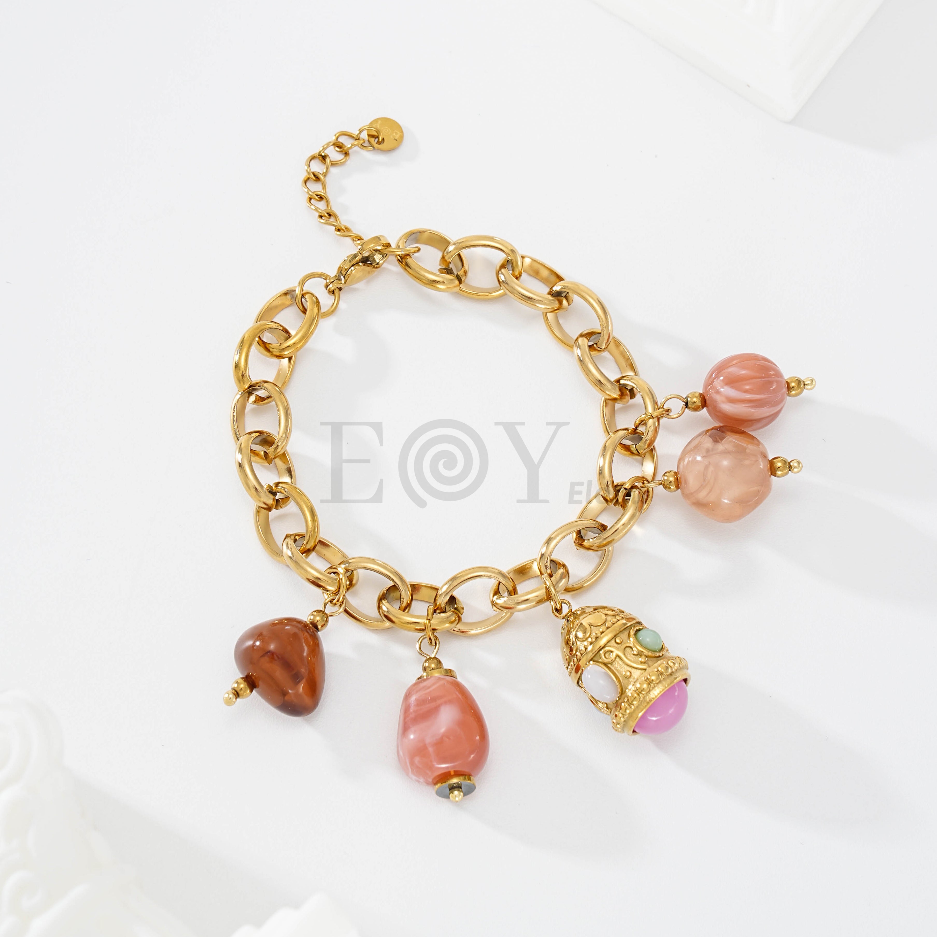 Pulseras piedras colores y charm
