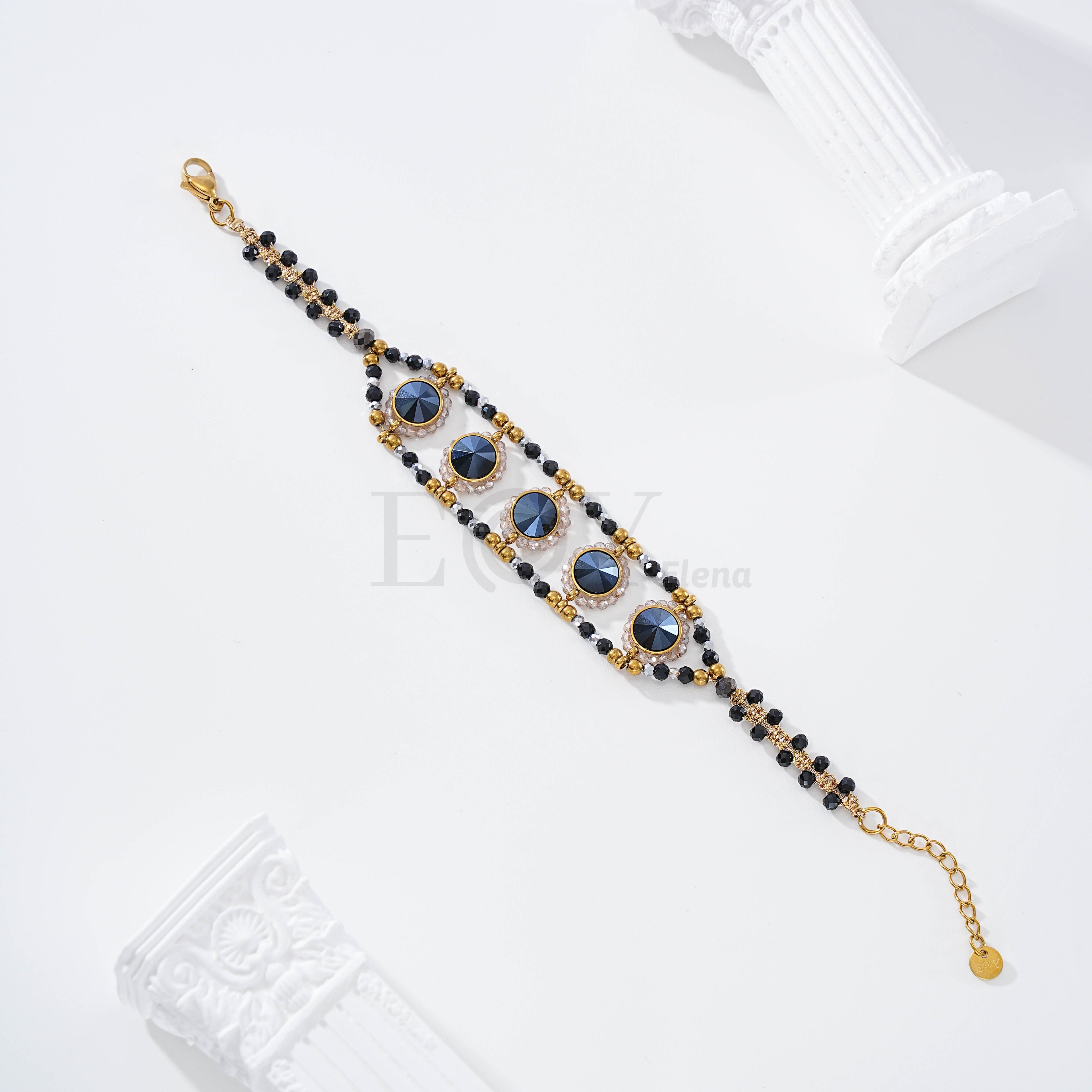 Pulsera con piedras redondas oscuras