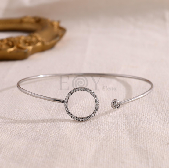 Brazalete con círculo y circonitas