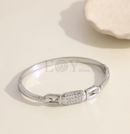 Brazalete con detalle central circonitas