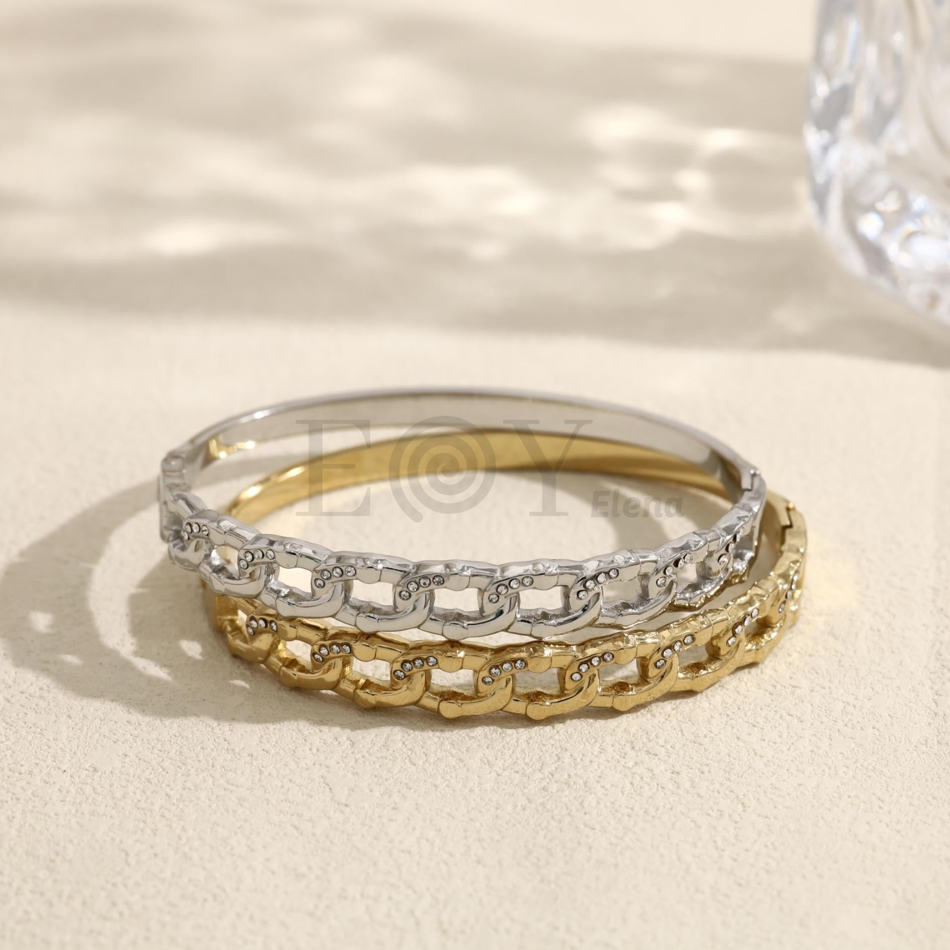 Brazalete con eslabones y piedras