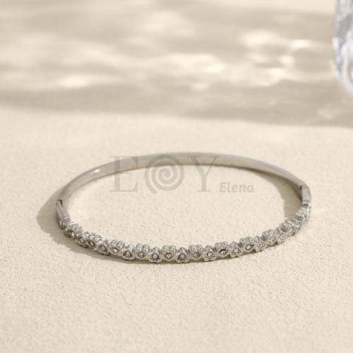 Brazalete con corazones con piedras