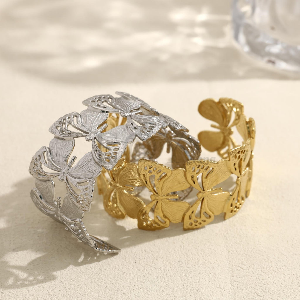 Brazalete abierto con mariposas caladas