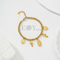 Pulseras con medallas de vírgenes y cruces