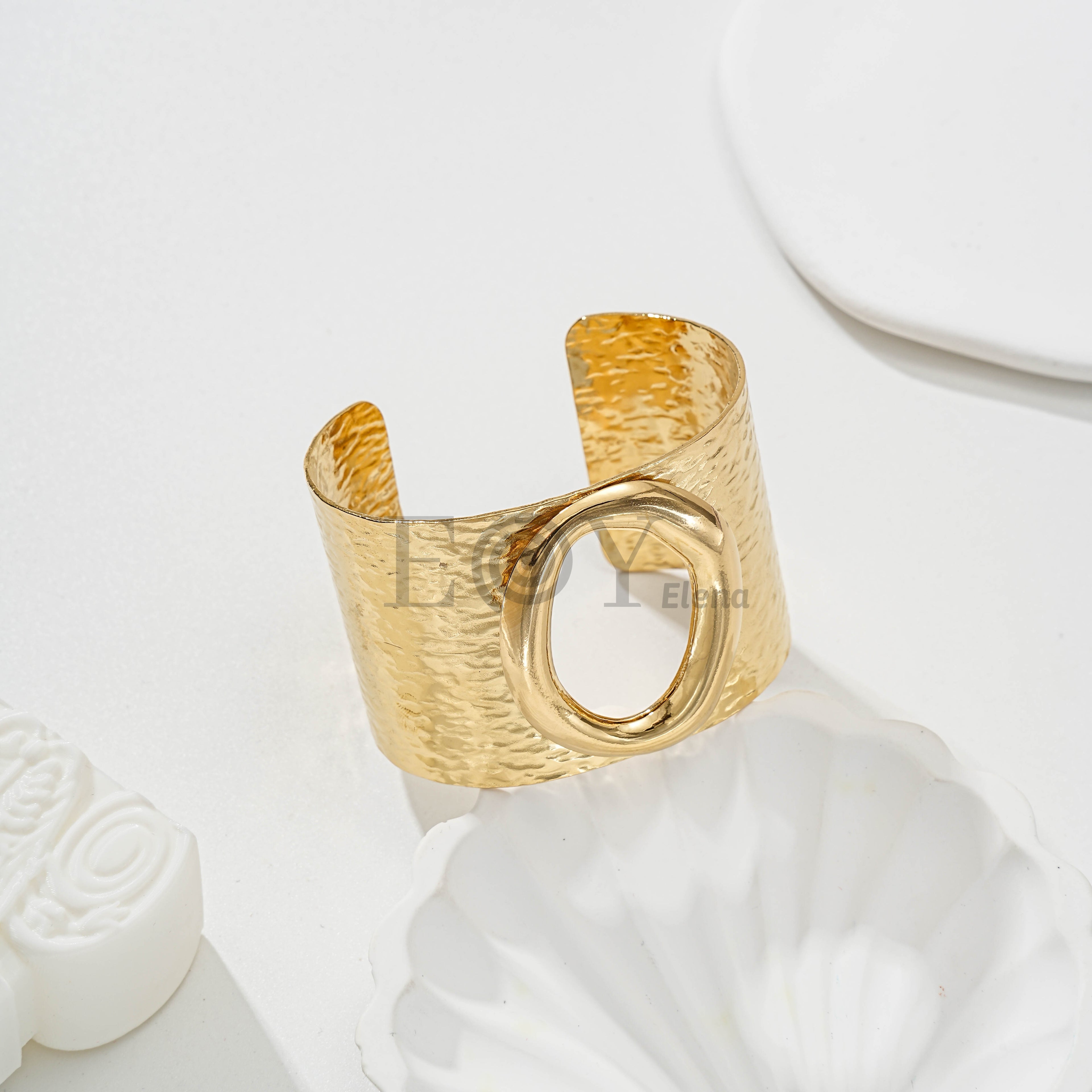 Brazalete con aro central