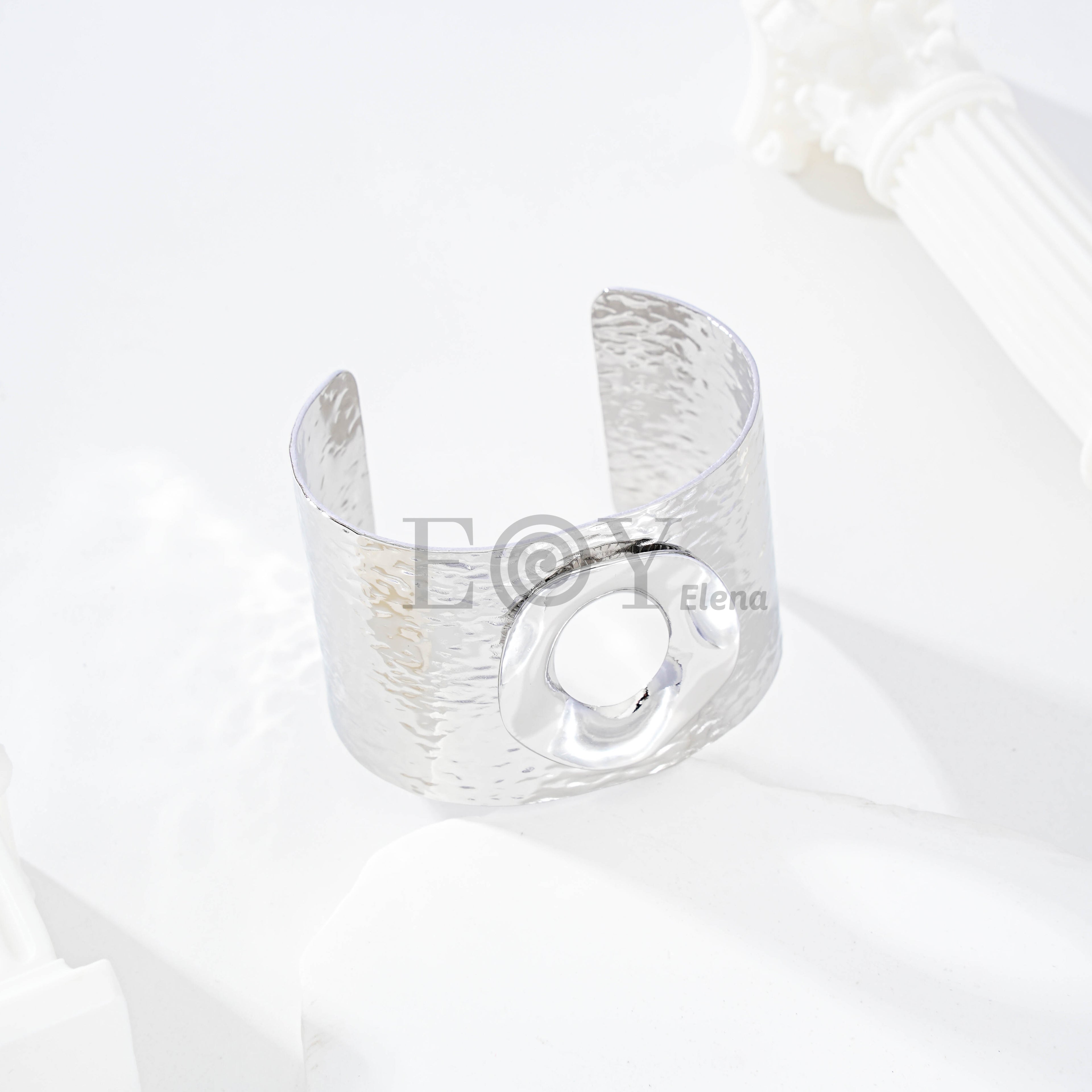 Brazalete con aro central