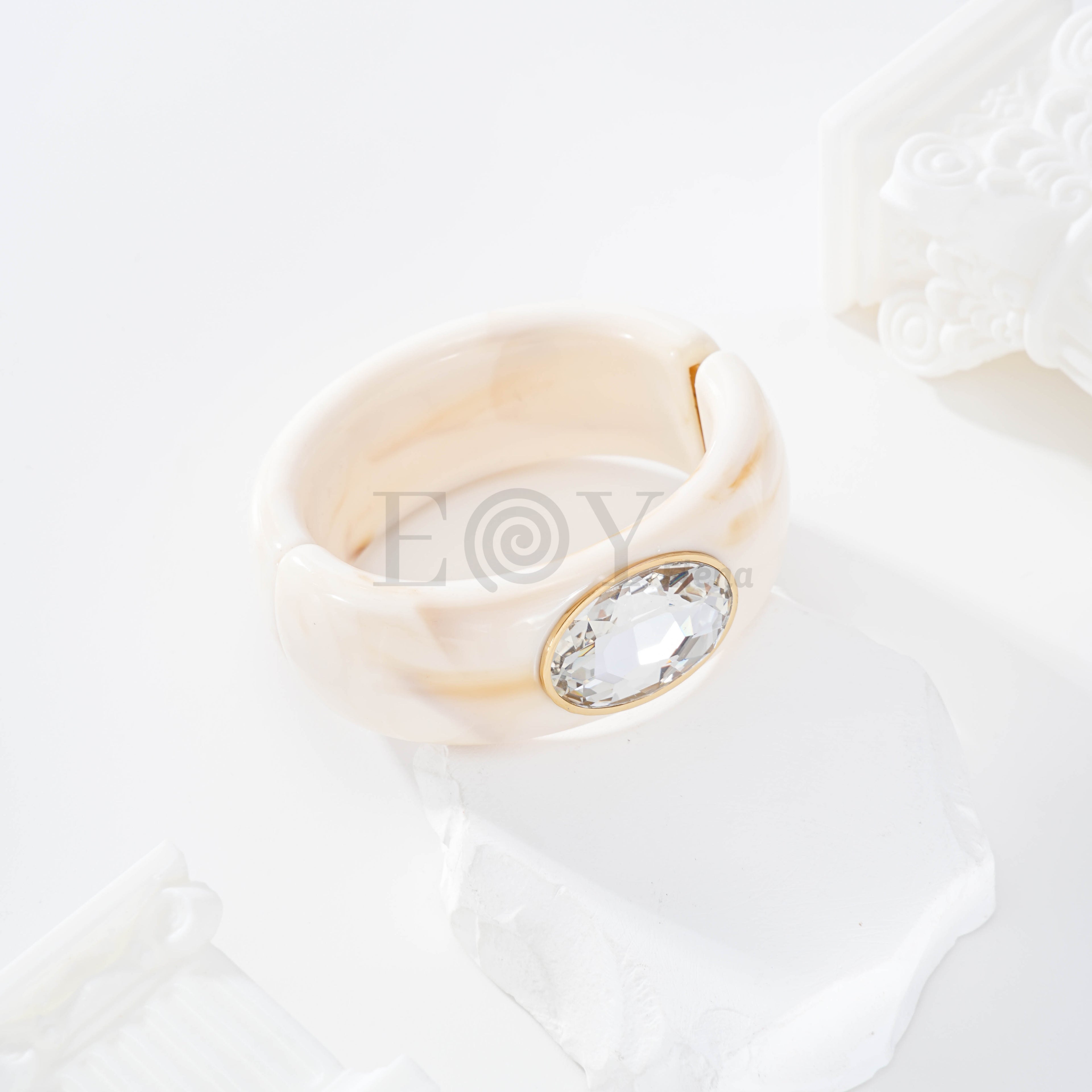 Brazalete con piedra
