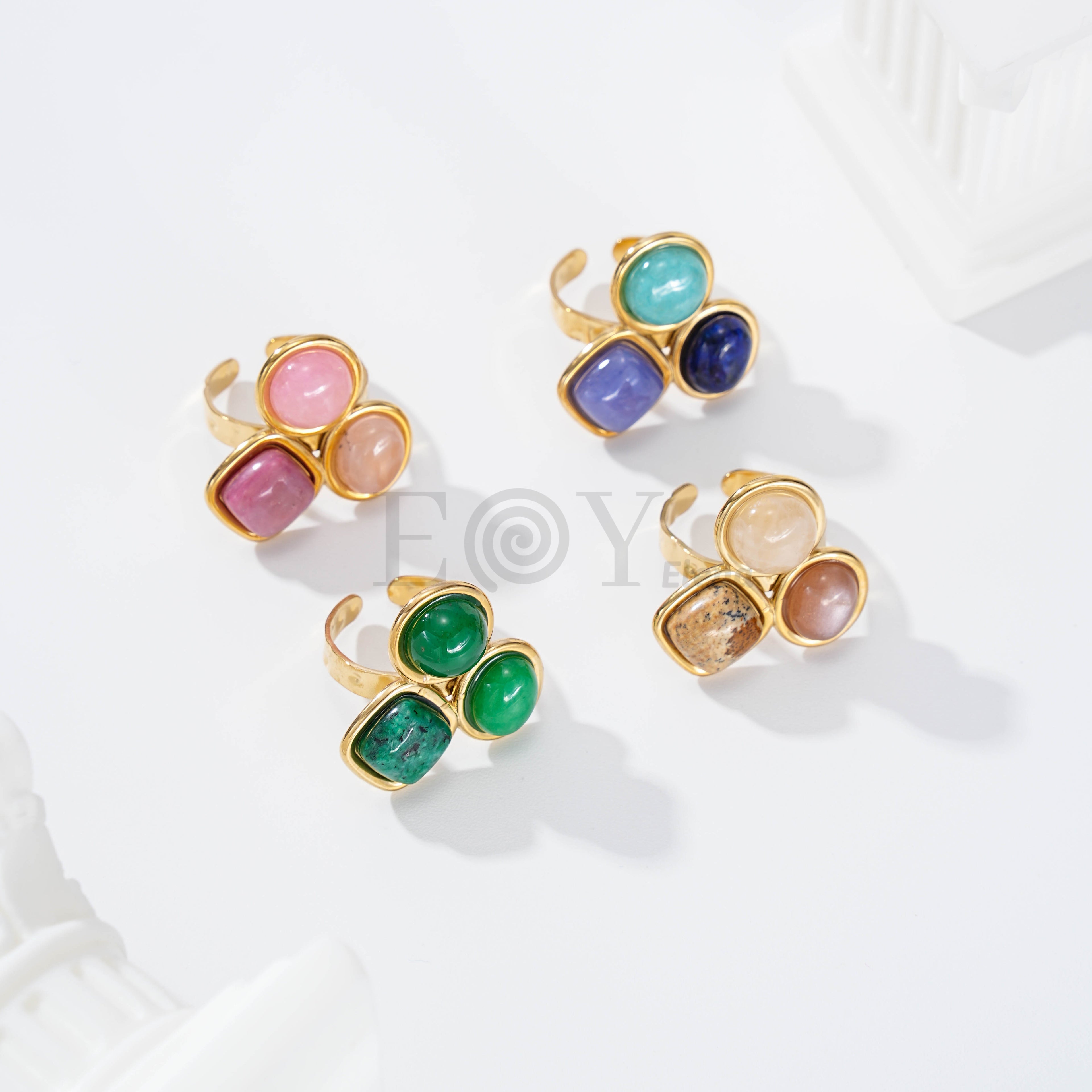 Anillo triple piedra de color