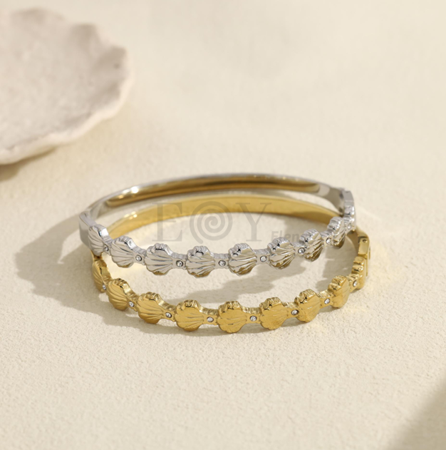 Brazalete conchas y circonitas