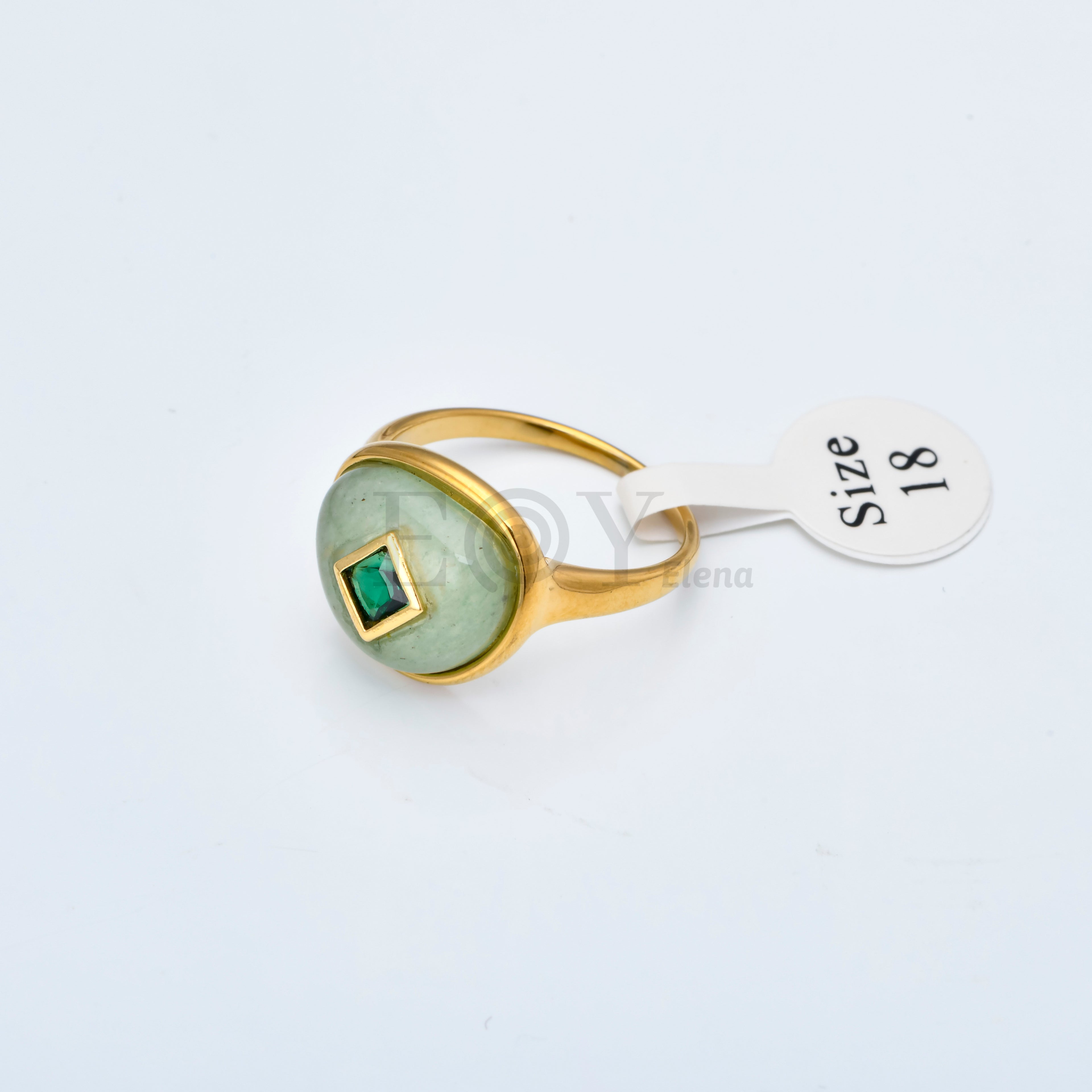 Anillo de Piedra con Cristal Cuadrado Central
