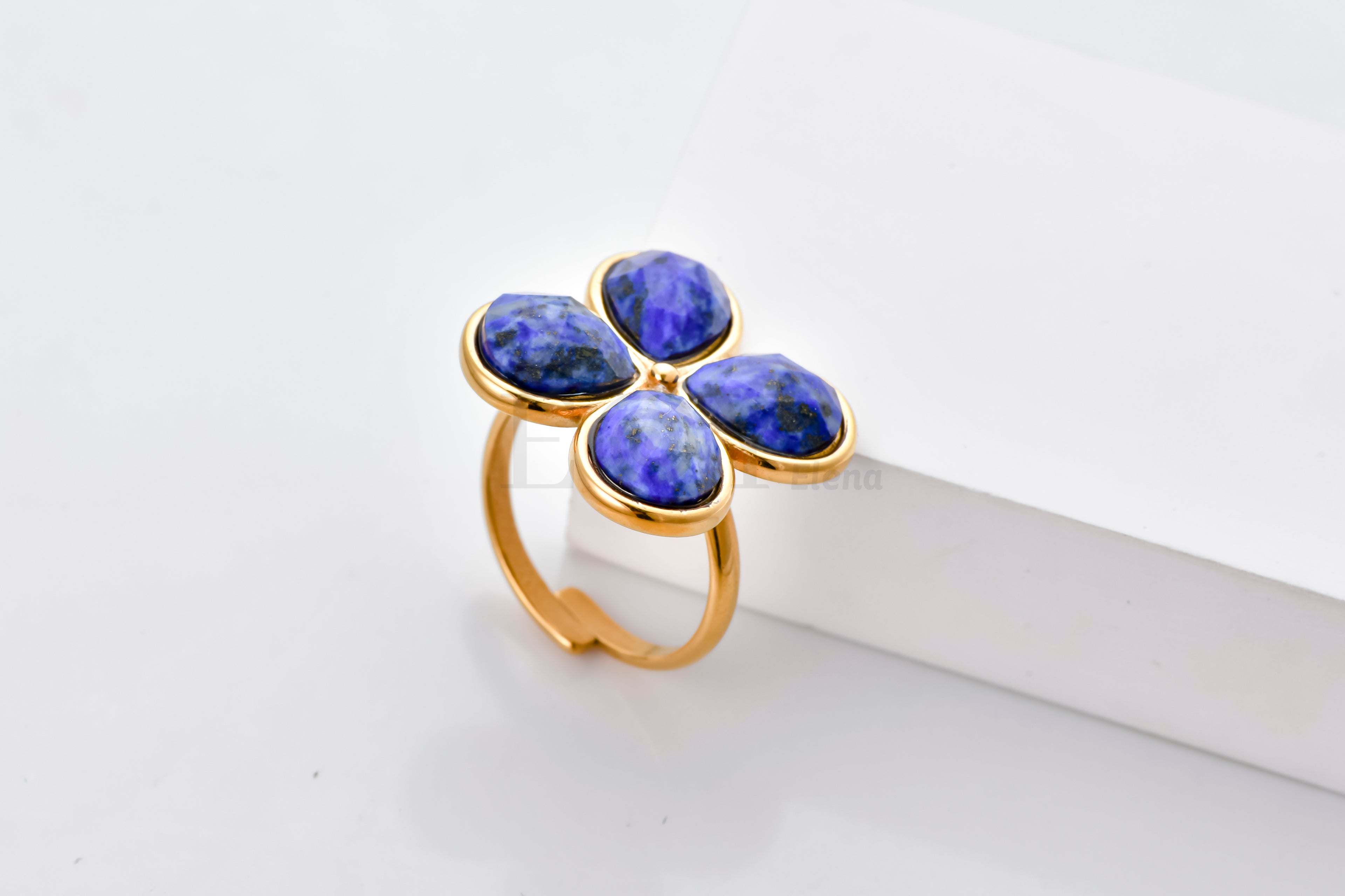 Anillo flor piedra verde
