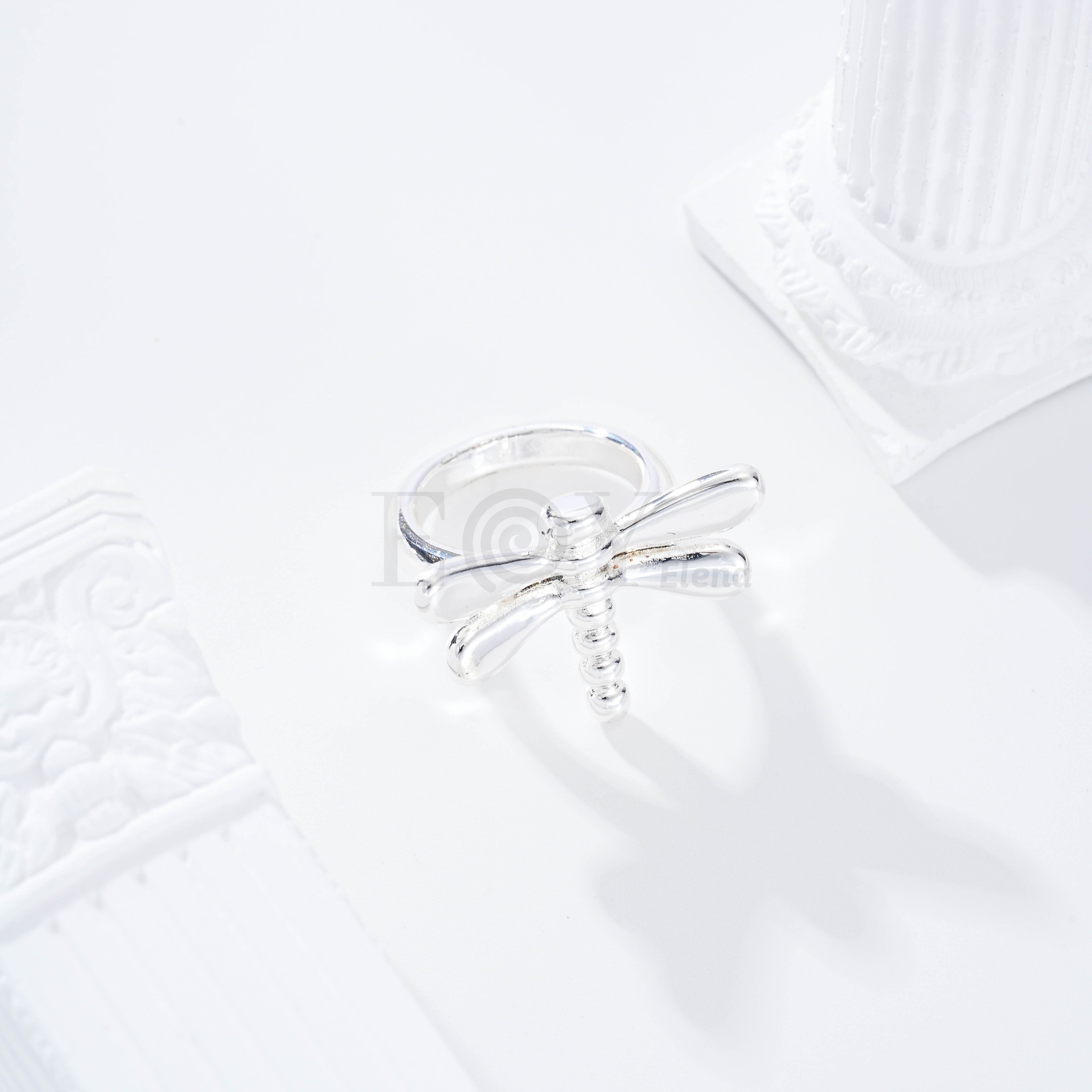 Anillo libélula baño de plata
