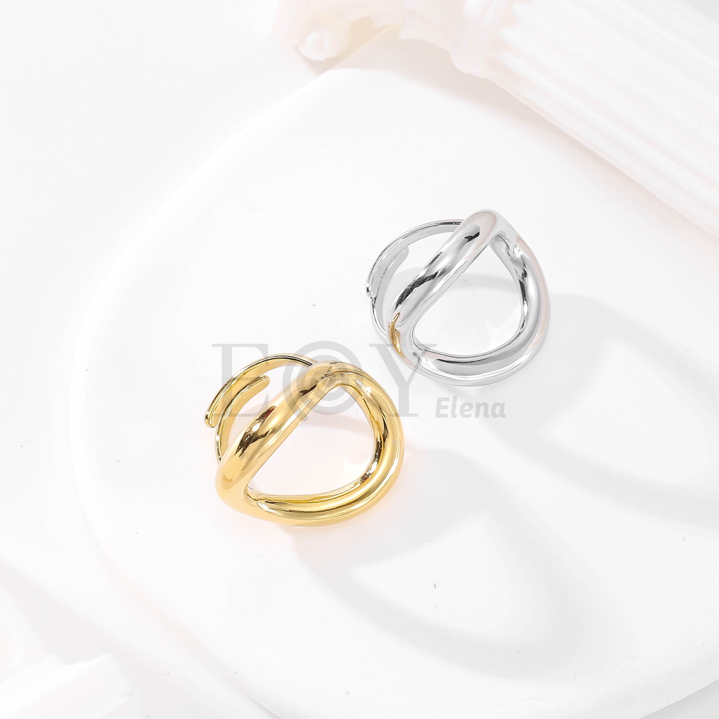 Anillo ajustable de aro irregular