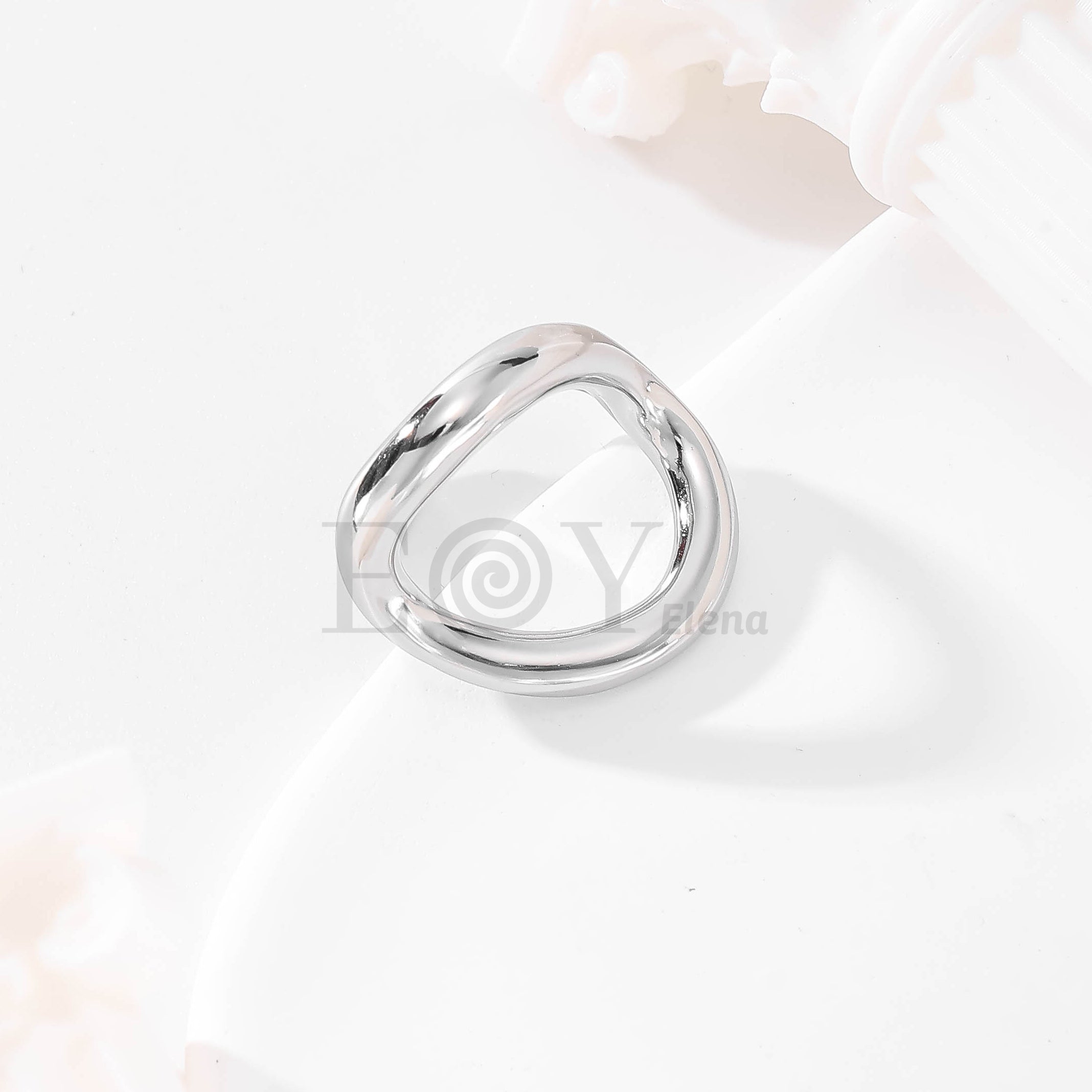 Anillo ajustable de aro irregular