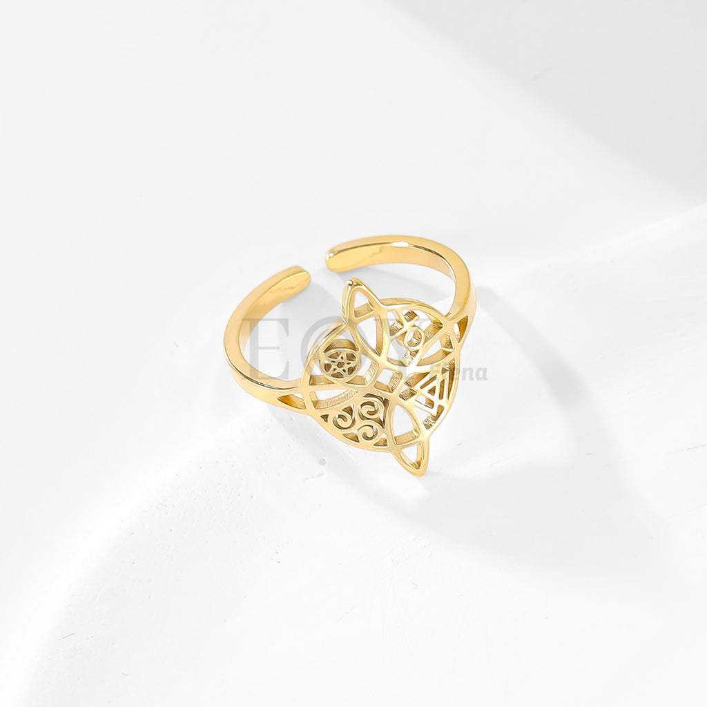 Anillo nudo de bruja con símbolos