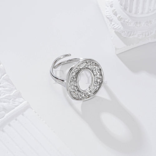 Anillos óvalo textura acero