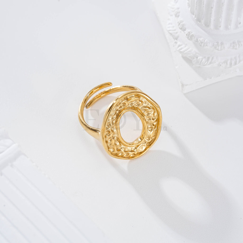 Anillos óvalo textura acero