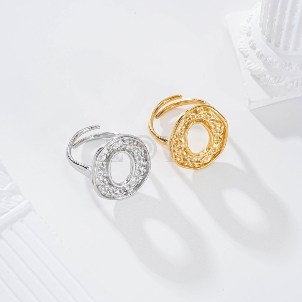 Anillos óvalo textura acero